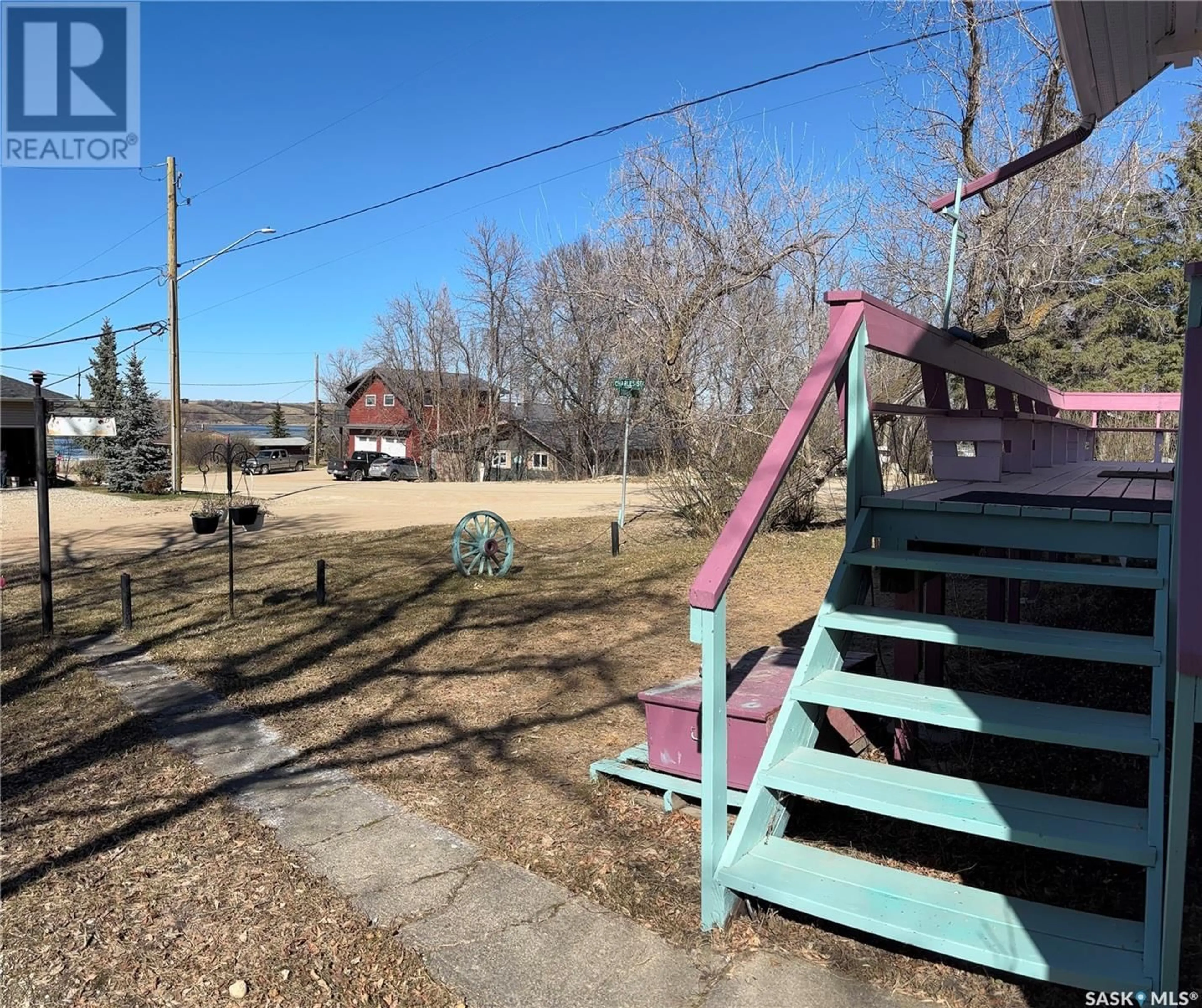 Stairs for 320 DOUGLAS AVENUE, Manitou Beach Saskatchewan S0K4T1