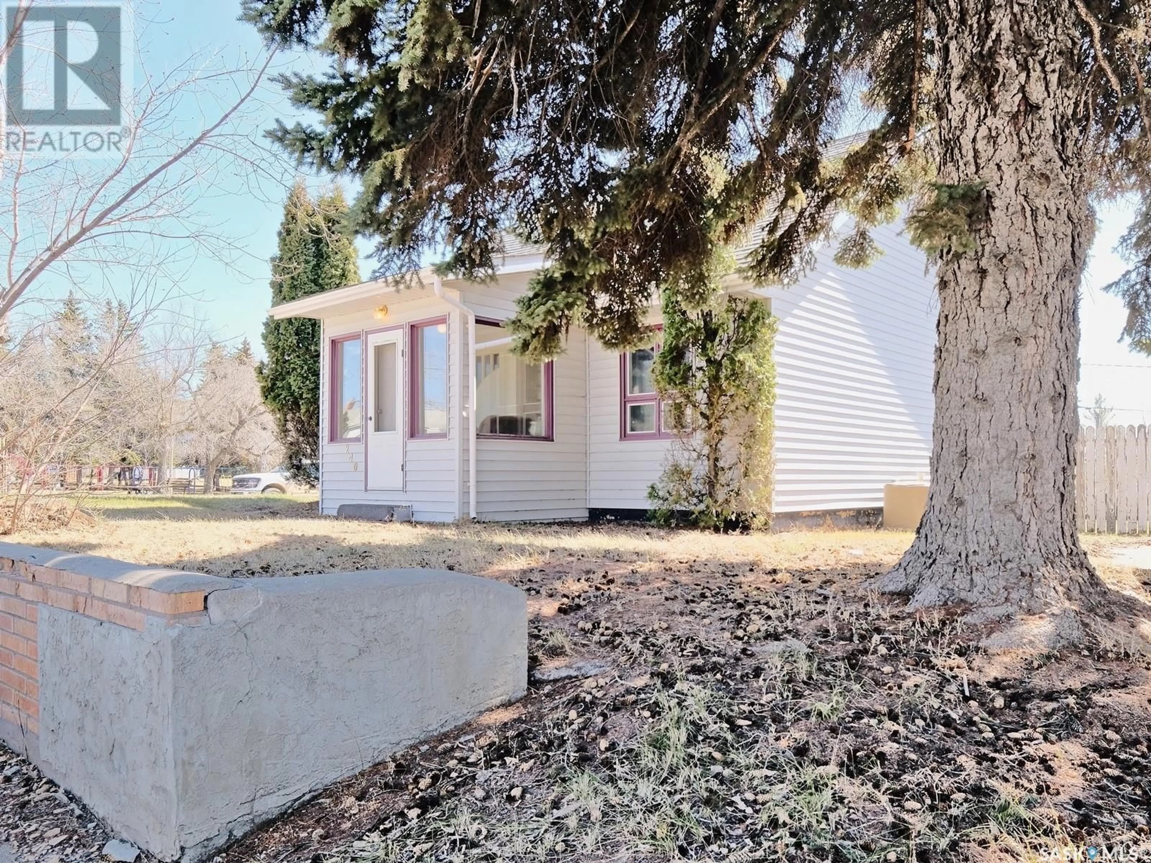 Unknown for 240 3RD AVENUE, Biggar Saskatchewan S0L2V0