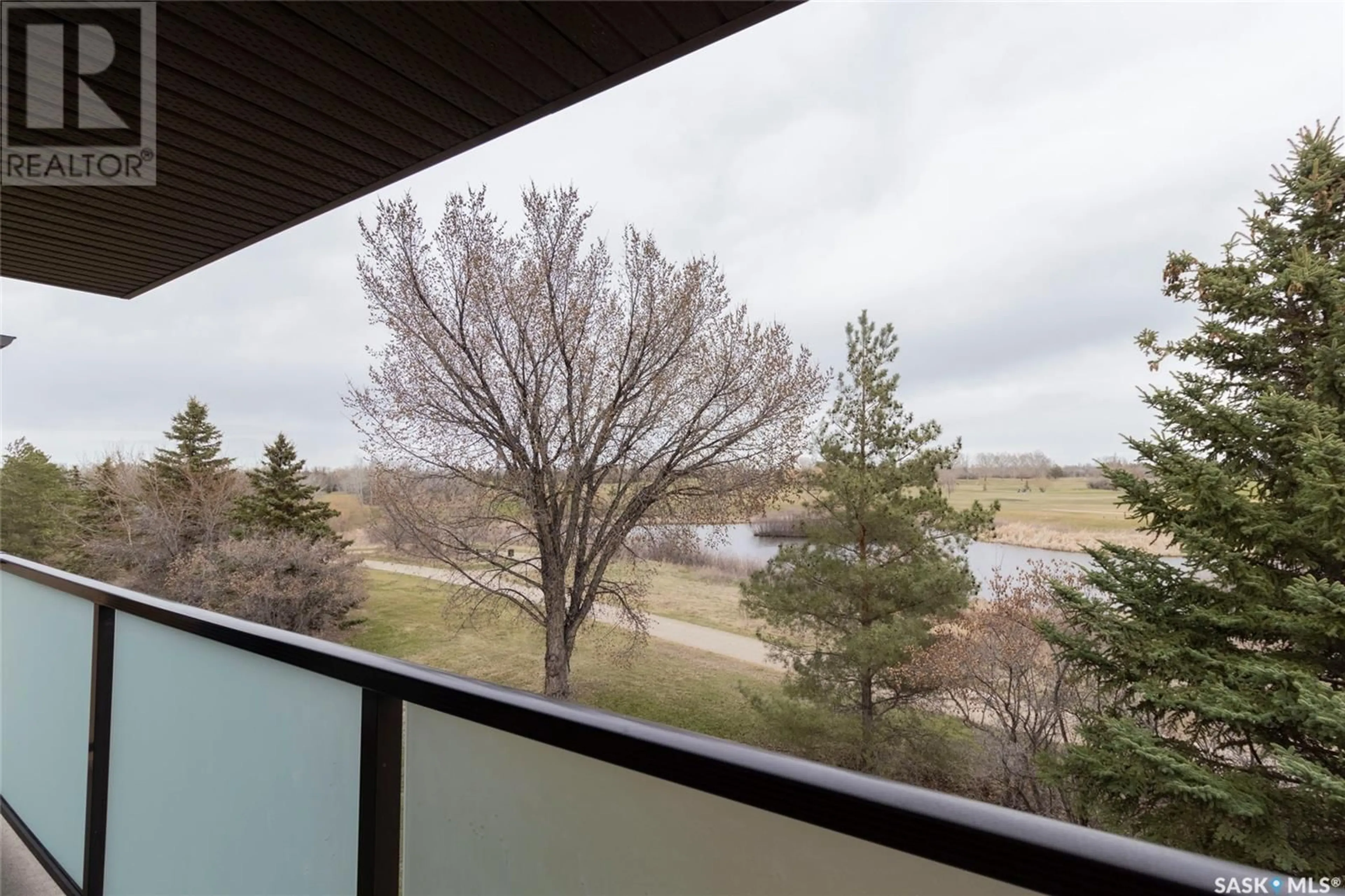 Balcony in the apartment, water/lake/river/ocean view for 304 415 TAIT COURT, Saskatoon Saskatchewan S7H5L3