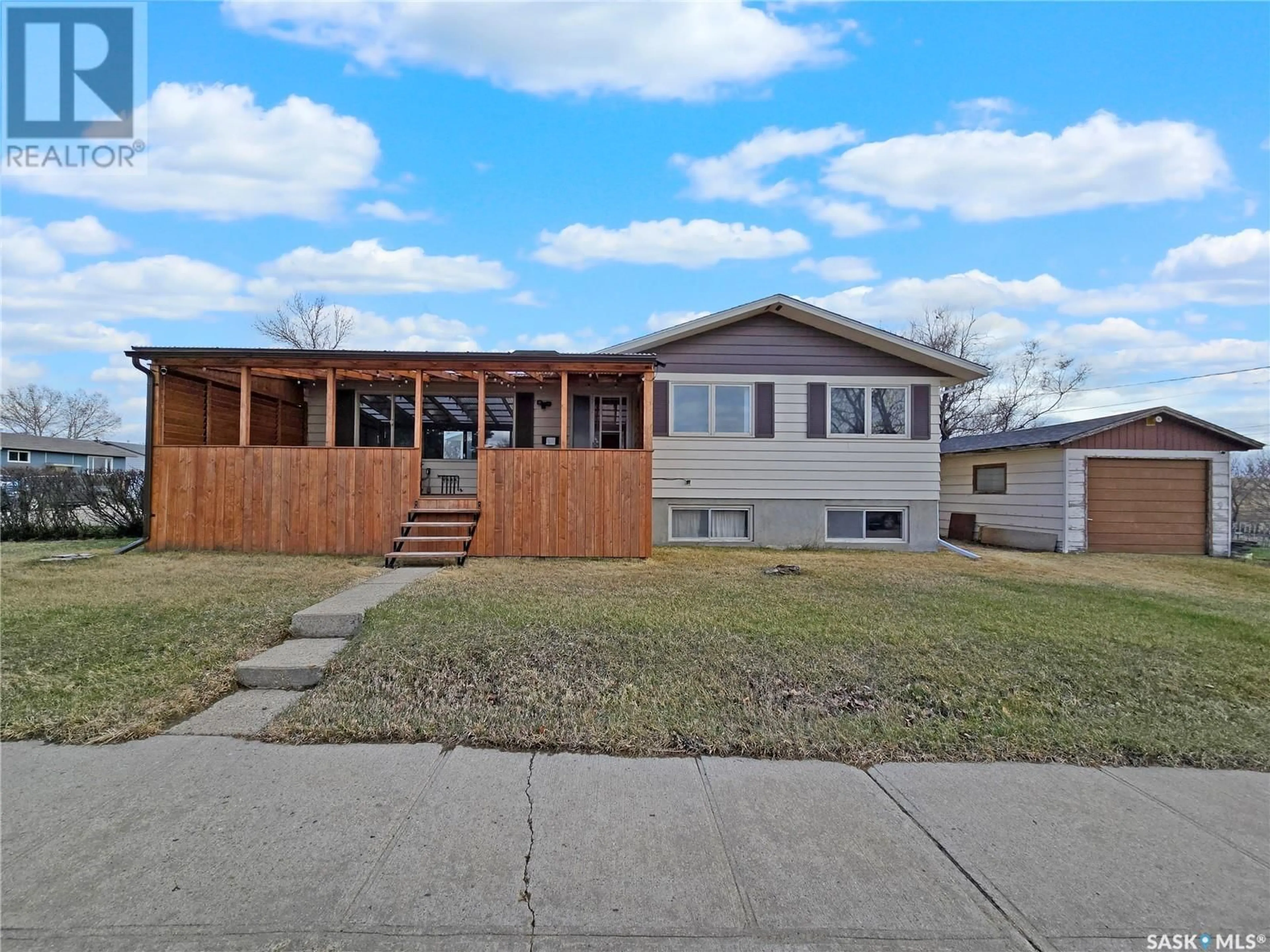 Unknown for 204 1ST AVENUE, Swift Current Saskatchewan S9H3H3
