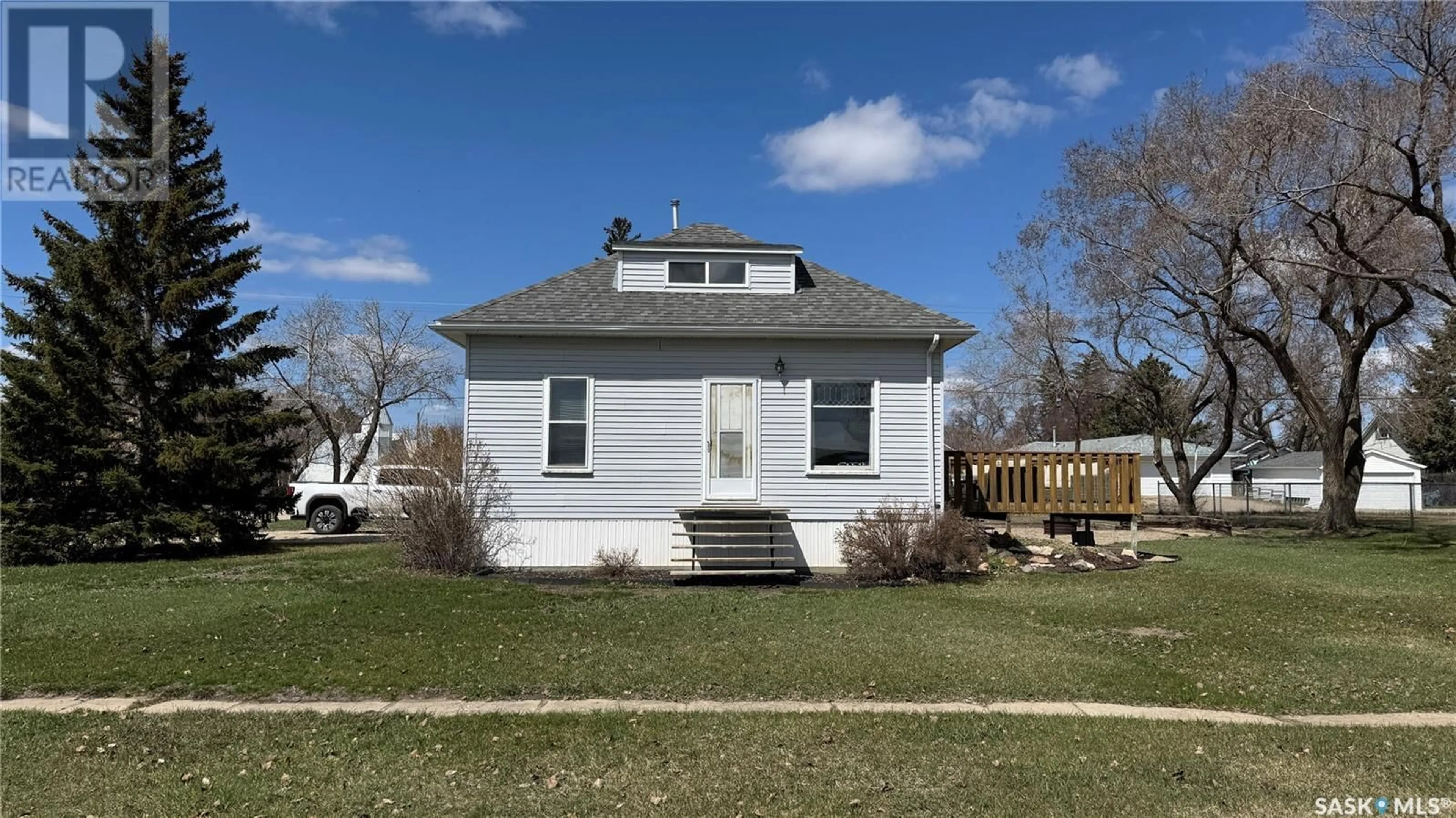 Unknown for 303 STANLEY STREET, Elbow Saskatchewan S0H1J0
