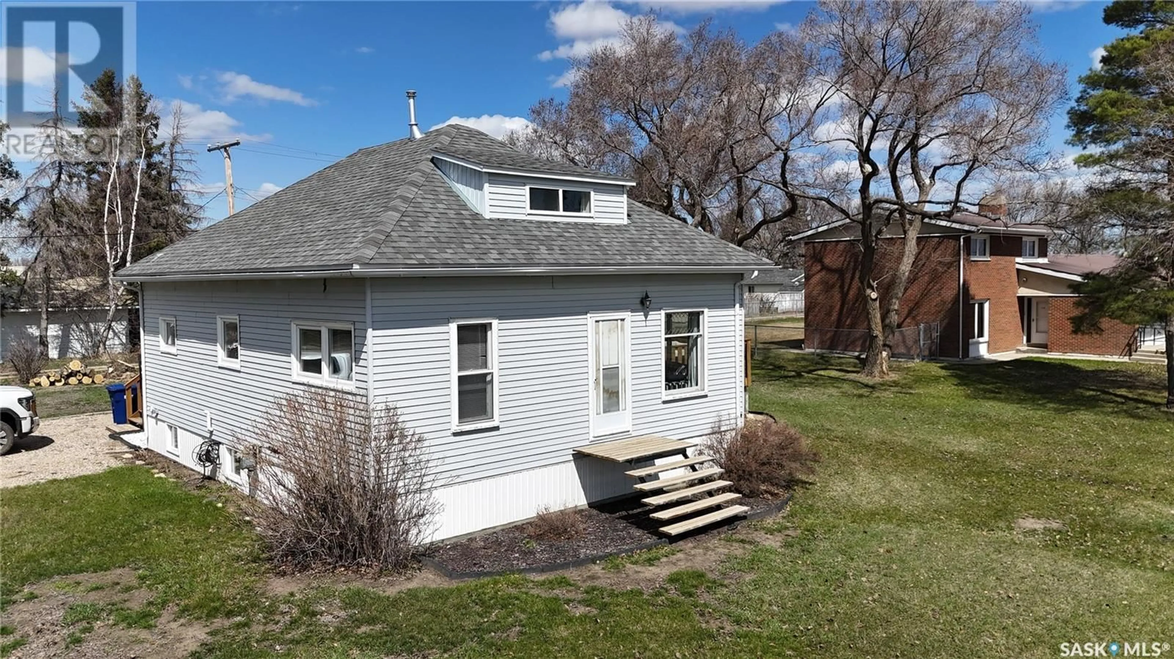 Unknown for 303 STANLEY STREET, Elbow Saskatchewan S0H1J0