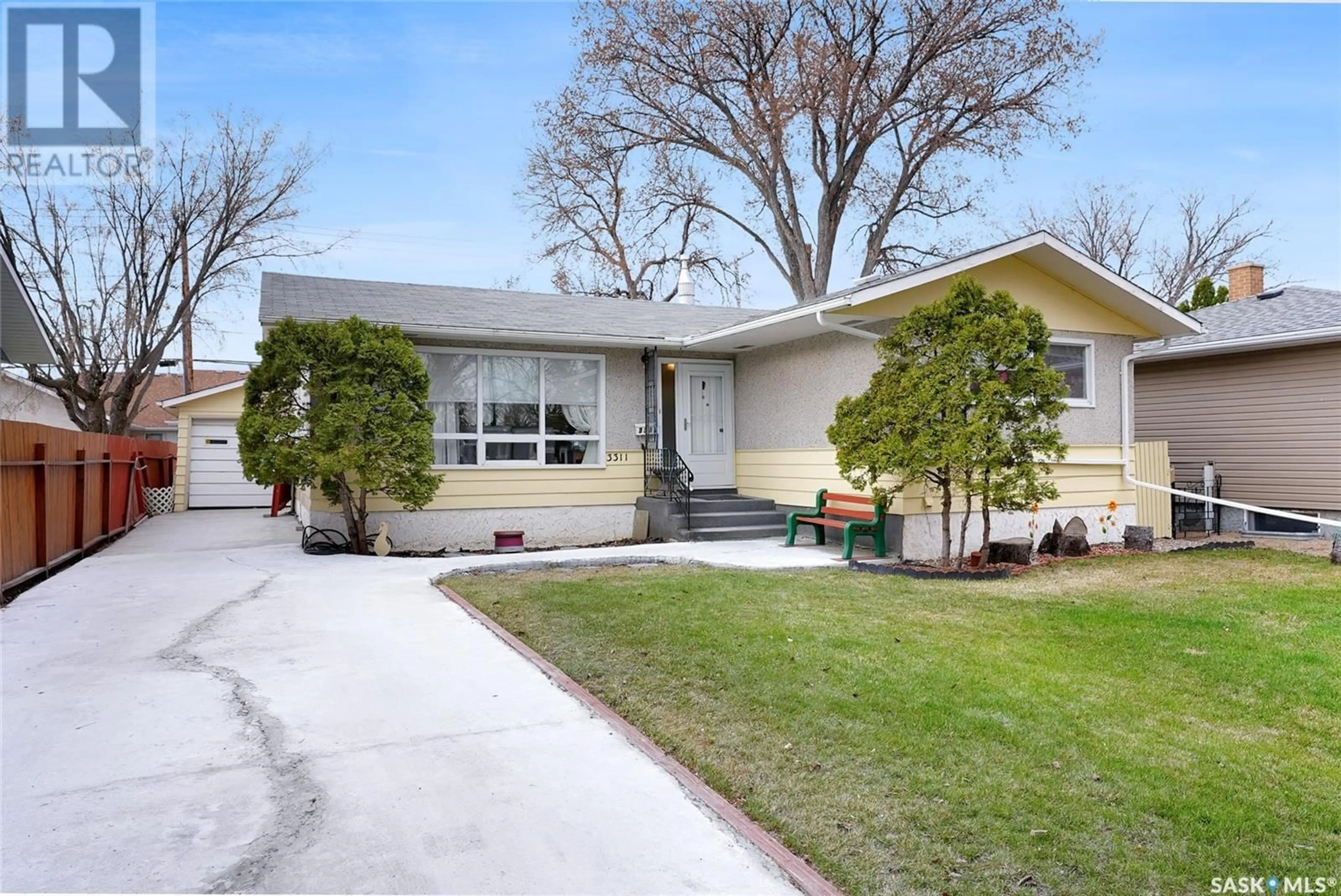 Home with vinyl exterior material, street for 3311 PARLIAMENT AVENUE, Regina Saskatchewan S4S2M1