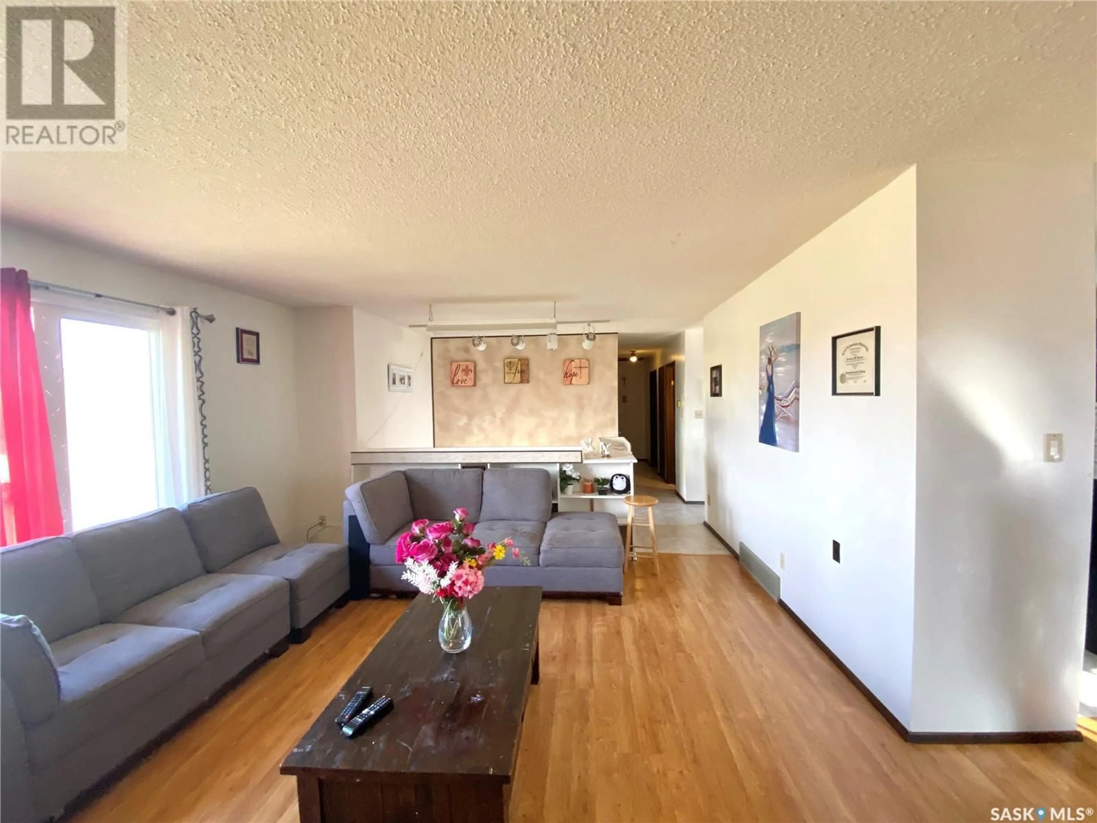 A pic of a room for 209 3RD AVENUE, Frontier Saskatchewan S0N0W0