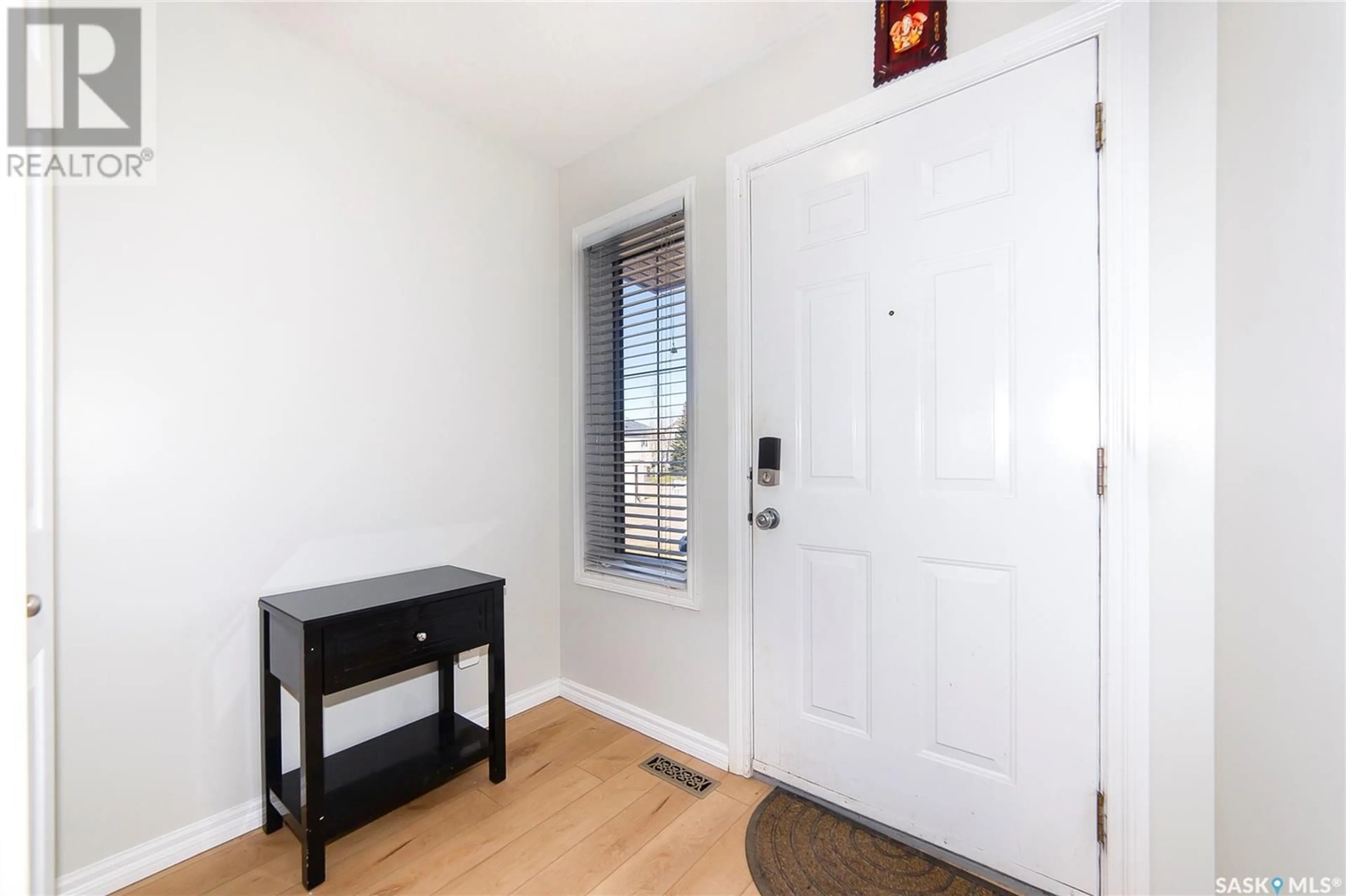 Indoor entryway for 75 127 BANYAN CRESCENT, Saskatoon Saskatchewan S7V1G5