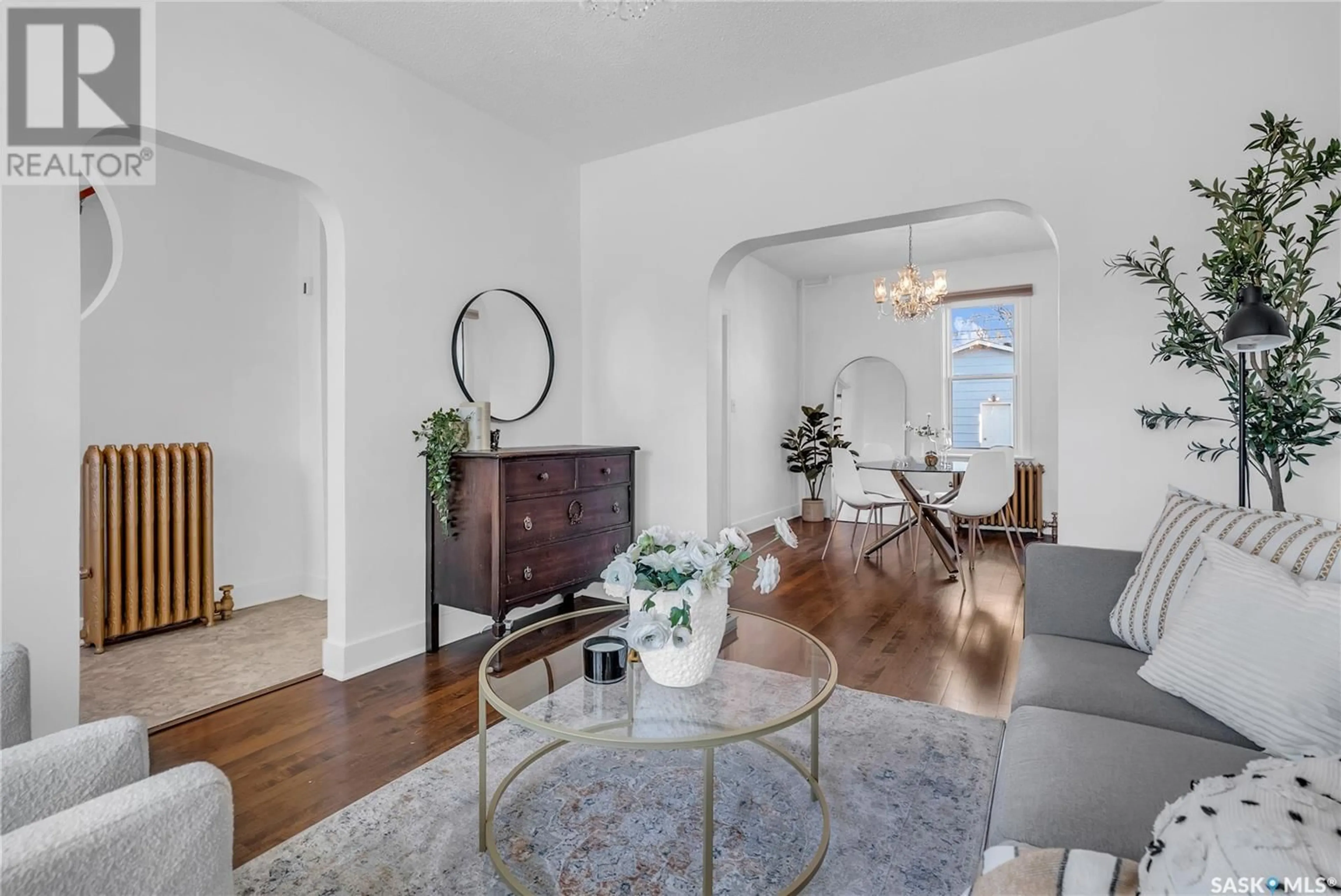 Living room with furniture, unknown for 833 MAIN STREET, Saskatoon Saskatchewan S7H0K2