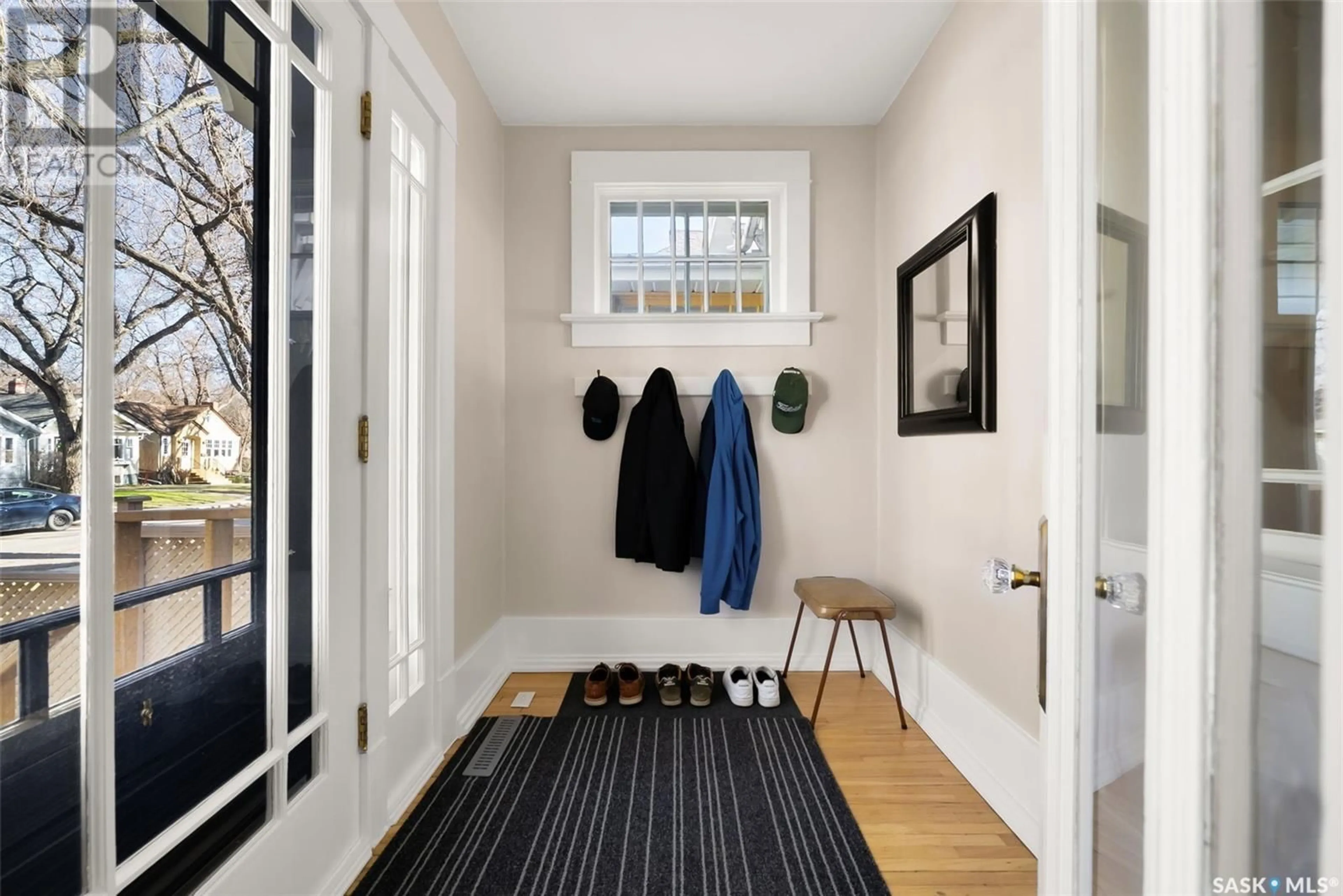 Indoor entryway for 2256 ARGYLE STREET, Regina Saskatchewan S4T3T1