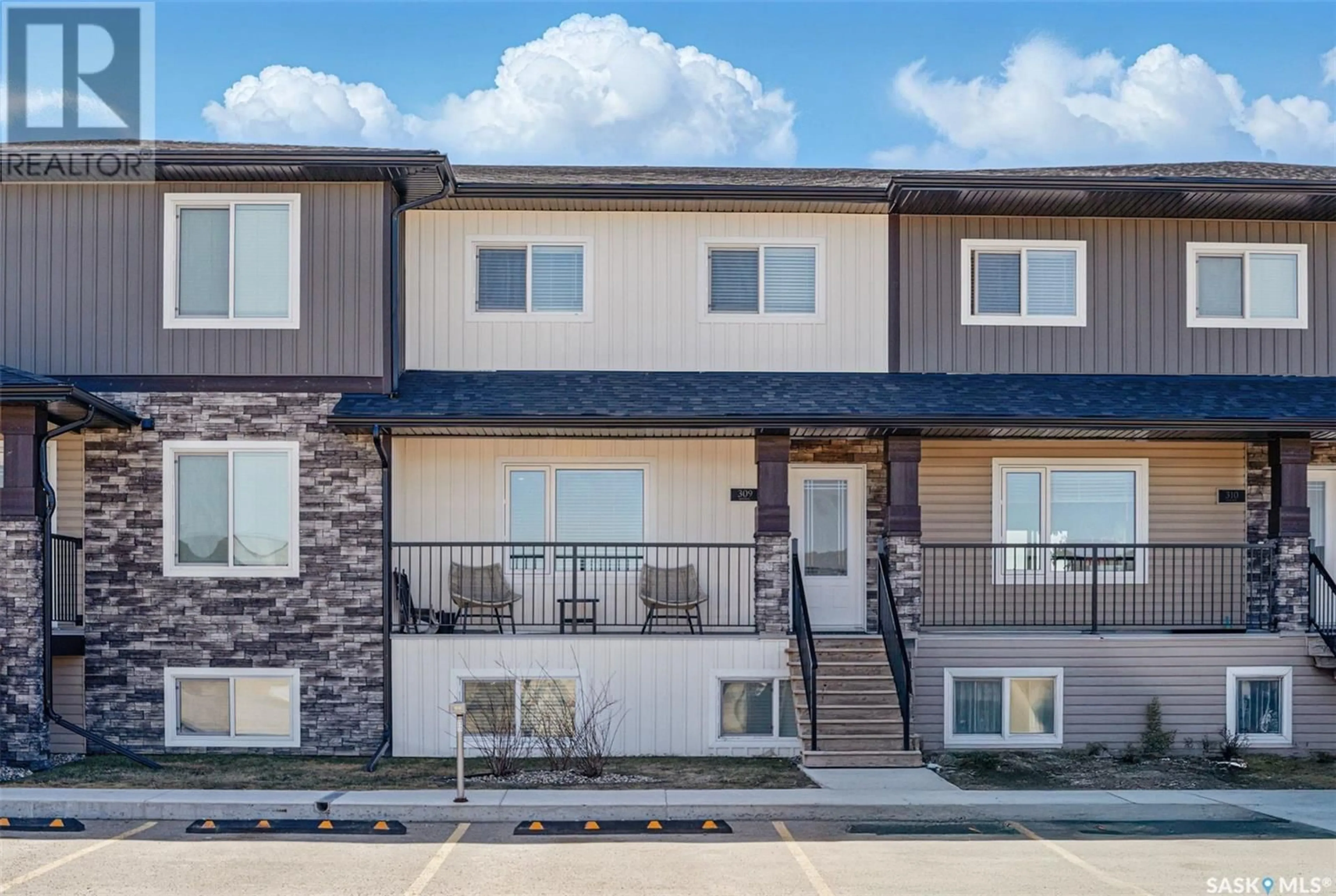 Home with vinyl exterior material, unknown for 110 - 309 AKHTAR BEND, Saskatoon Saskatchewan S7W0Y9