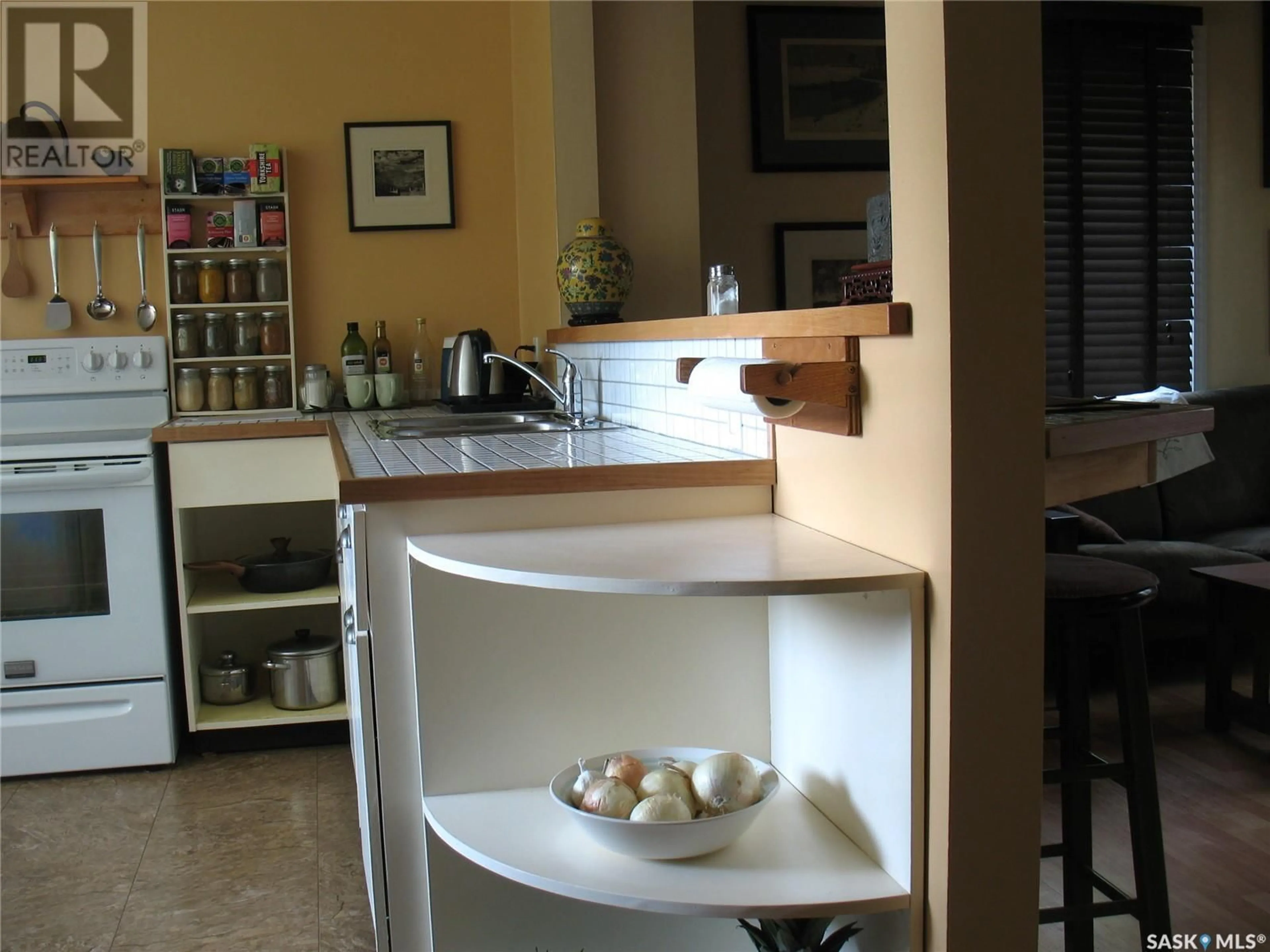 Standard kitchen, ceramic/tile floor for 2007 1ST STREET, Rockglen Saskatchewan S0H3R0