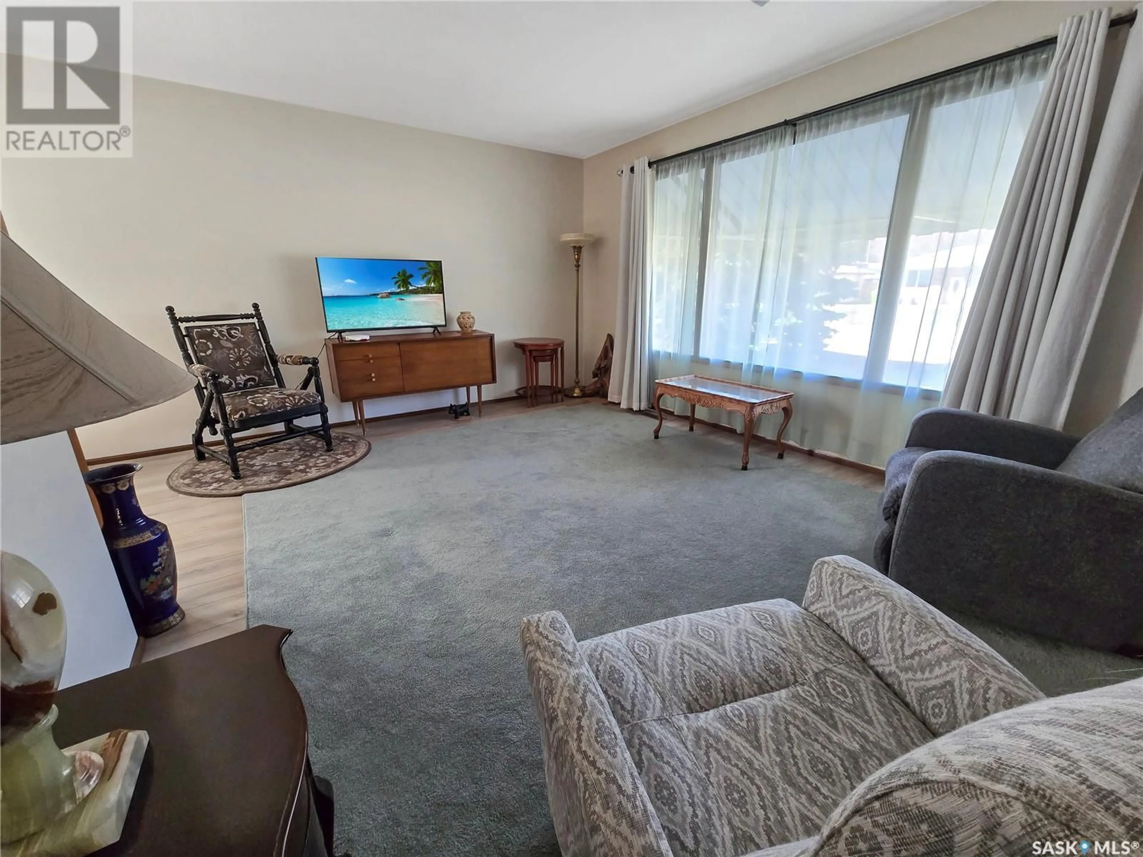 Living room with furniture, carpet floor for S - 325 HUDSON AVENUE, Fort Qu'Appelle Saskatchewan S0G1S0