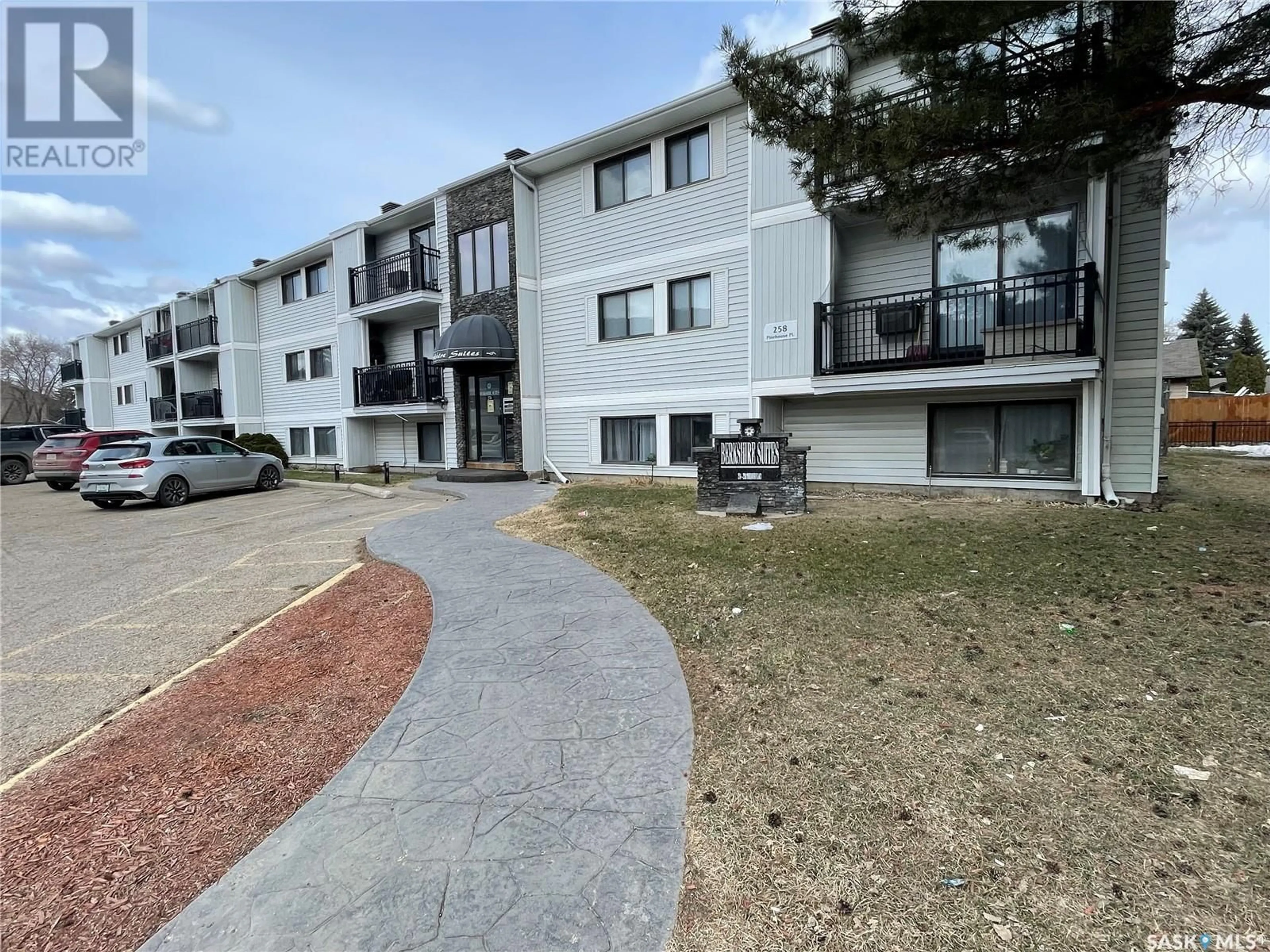 A pic from outside/outdoor area/front of a property/back of a property/a pic from drone, unknown for 308 - 258 PINEHOUSE PLACE, Saskatoon Saskatchewan S7K4X1