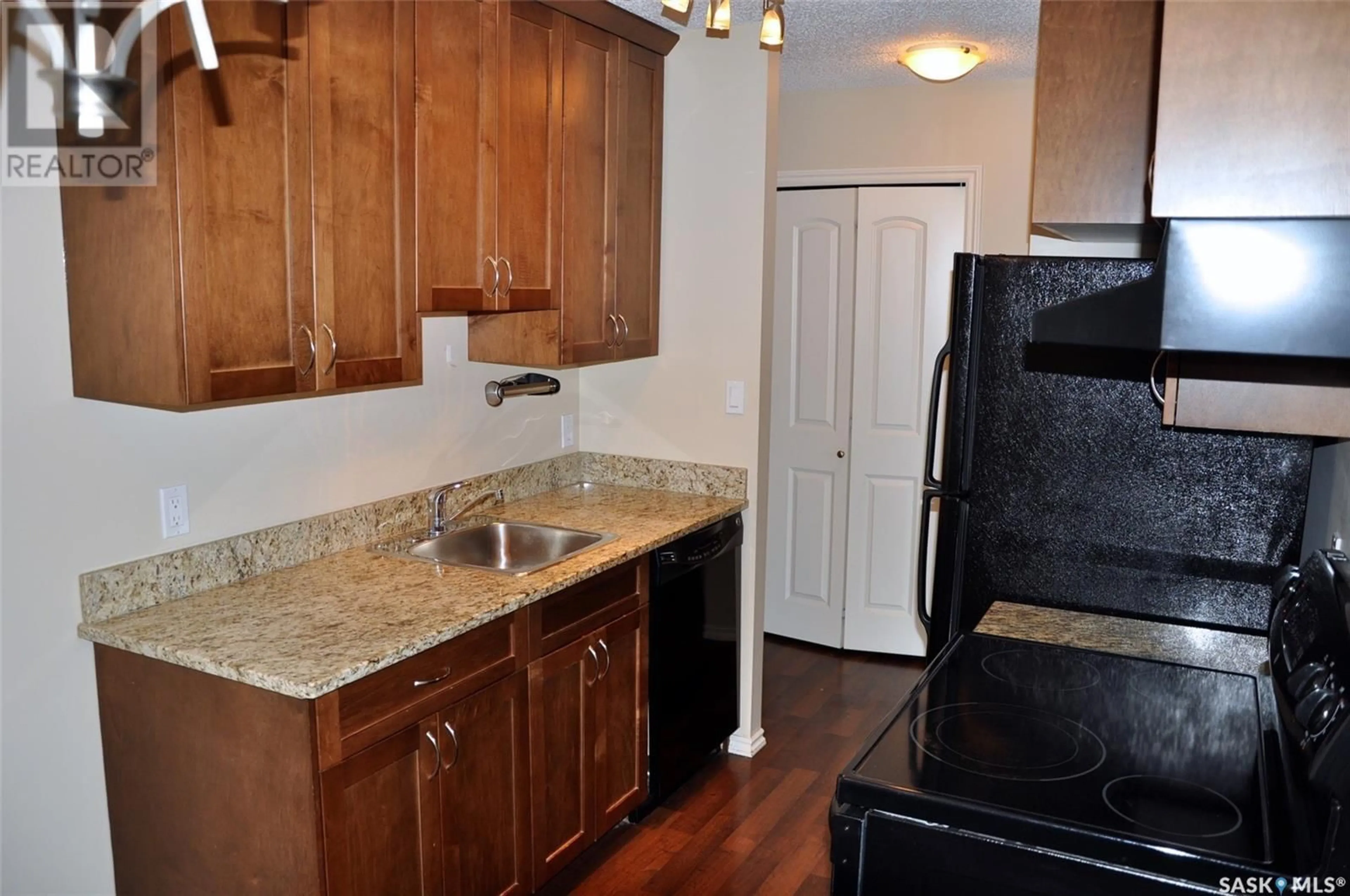 Standard kitchen, unknown for 308 - 258 PINEHOUSE PLACE, Saskatoon Saskatchewan S7K4X1