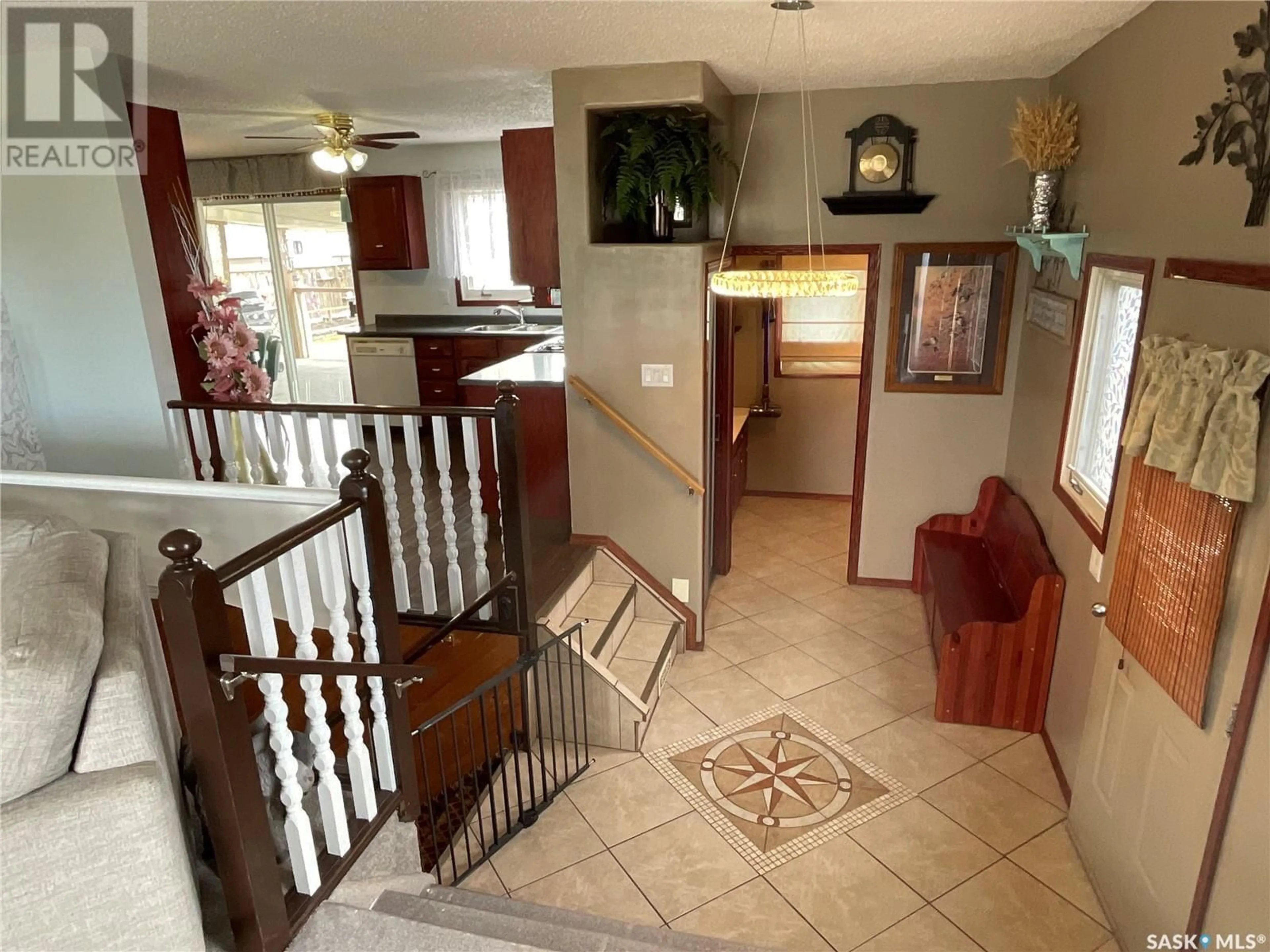 Indoor entryway for 215 7TH STREET, Wakaw Saskatchewan S0K4P0