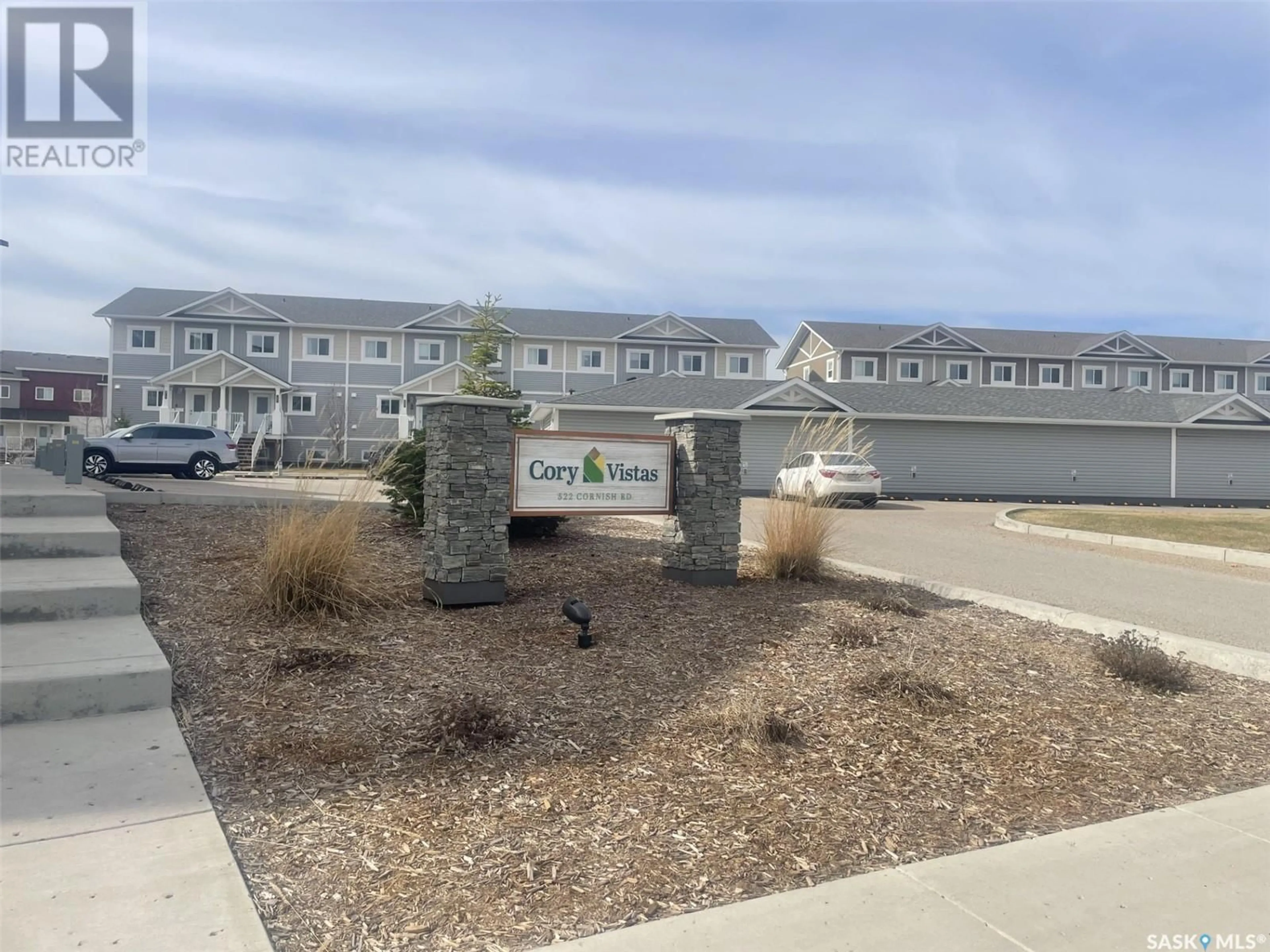 A pic from outside/outdoor area/front of a property/back of a property/a pic from drone, unknown for 333 522 CORNISH ROAD, Saskatoon Saskatchewan S7T0Z4