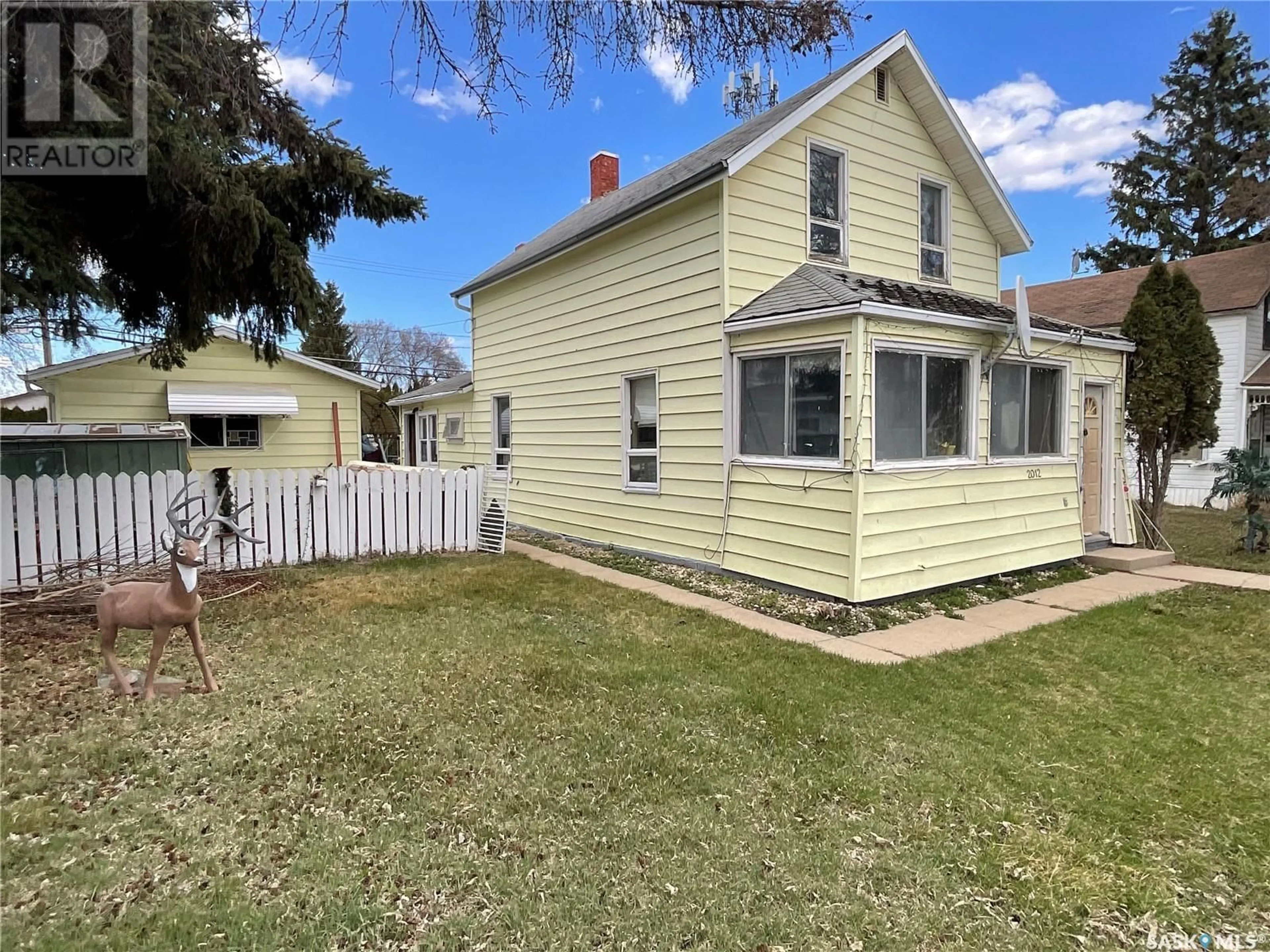 A pic from outside/outdoor area/front of a property/back of a property/a pic from drone, street for 2012 6TH STREET, Rosthern Saskatchewan S0K3R0