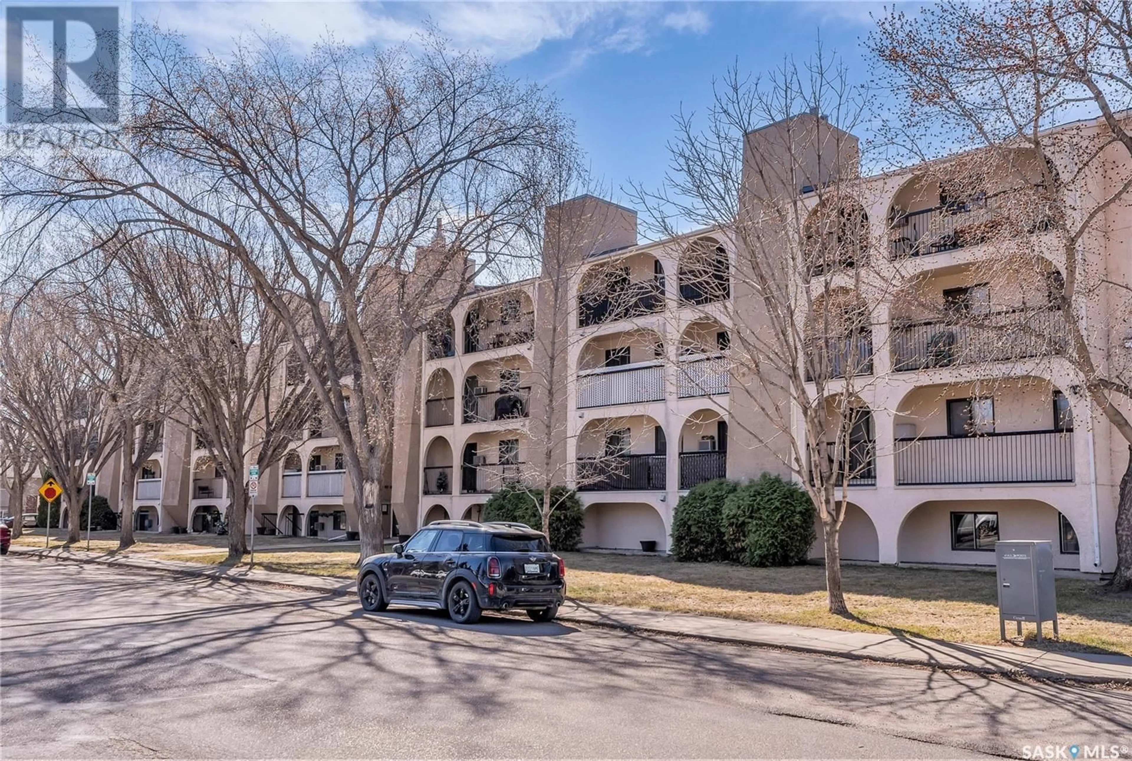 A pic from outside/outdoor area/front of a property/back of a property/a pic from drone, unknown for 307 - 610 HILLIARD STREET, Saskatoon Saskatchewan S7M5L5
