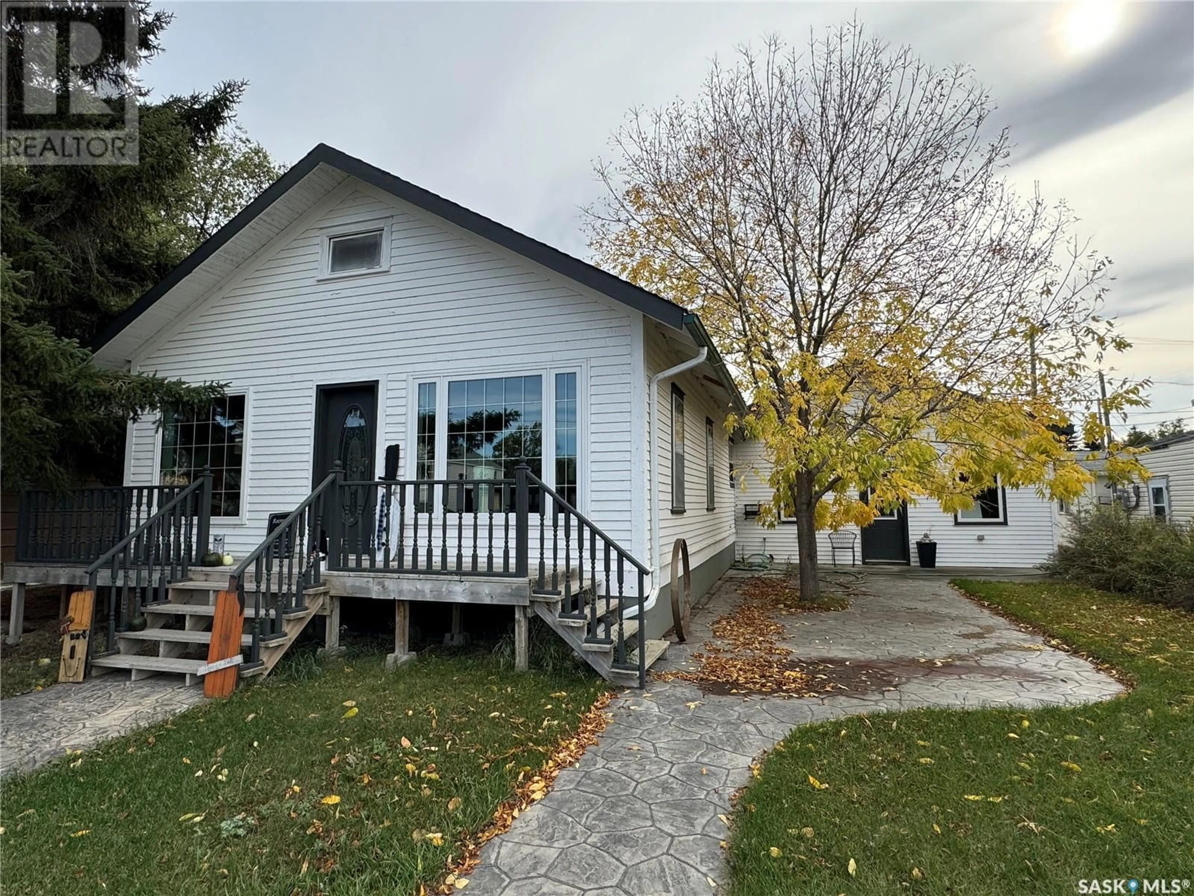 A pic from outside/outdoor area/front of a property/back of a property/a pic from drone, street for 207 ROYAL STREET, Imperial Saskatchewan S0G2J0