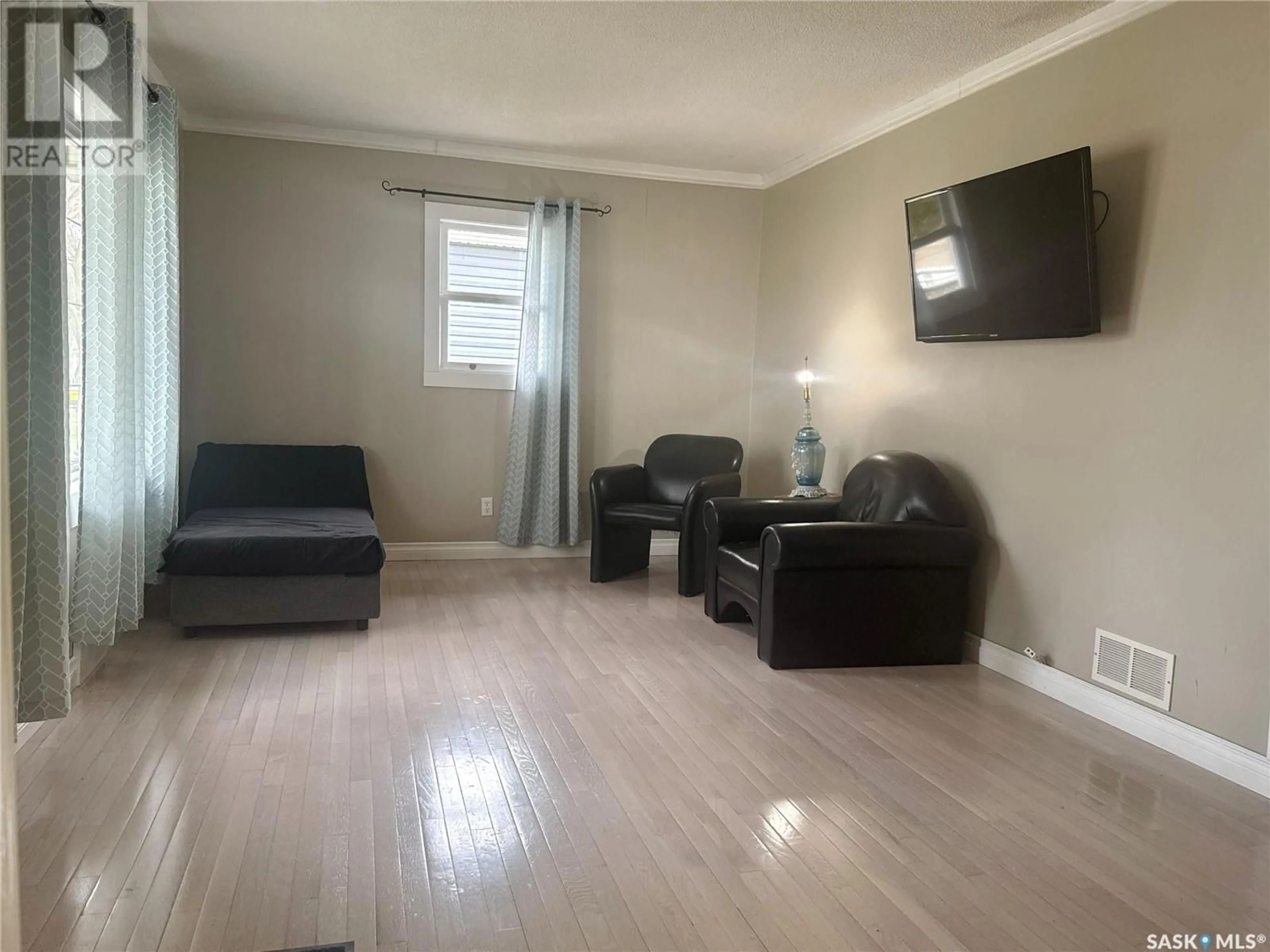 A pic of a room for 1445 ABERDEEN STREET, Regina Saskatchewan S4T5K5