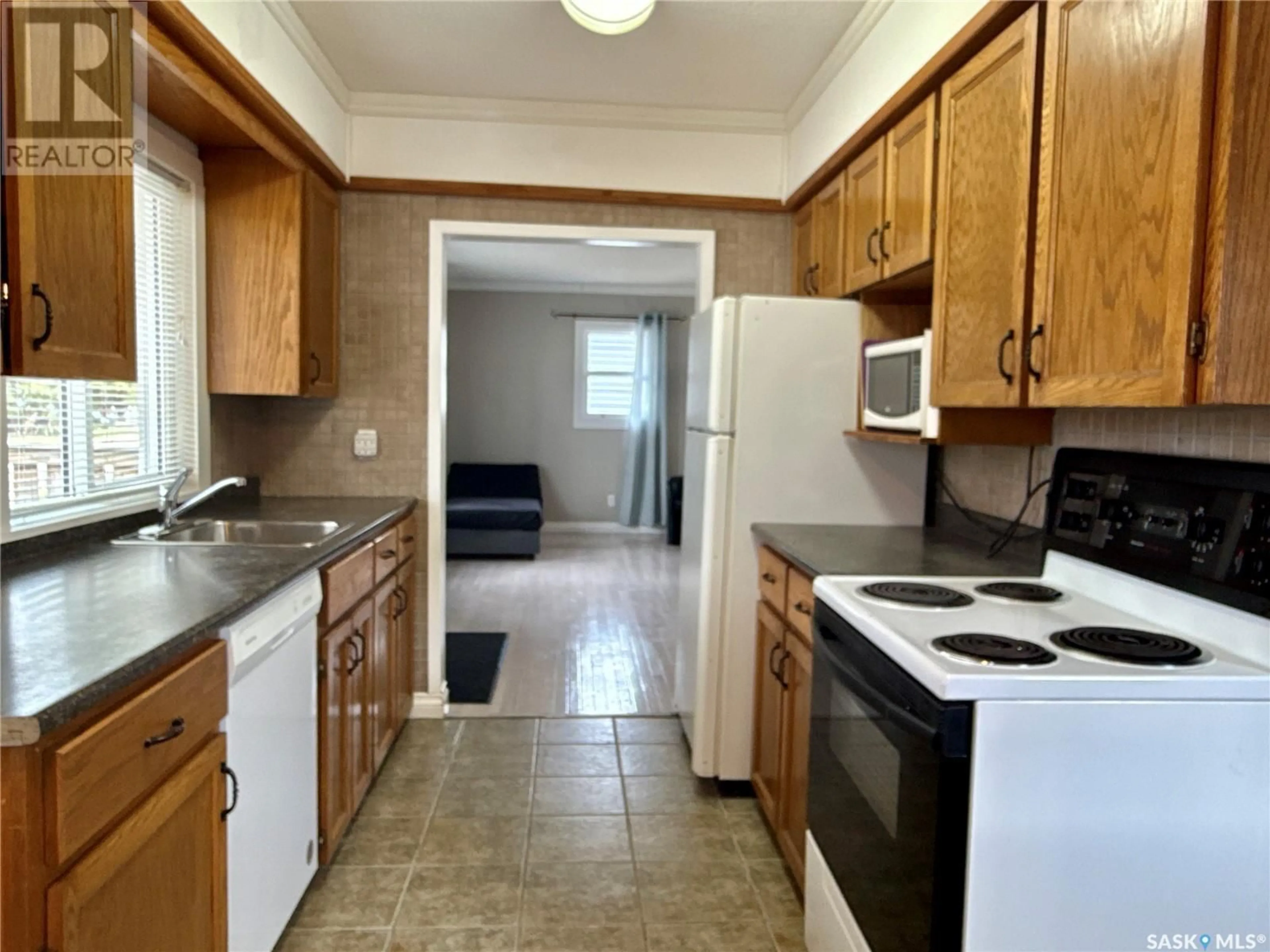 Standard kitchen, unknown for 1445 ABERDEEN STREET, Regina Saskatchewan S4T5K5
