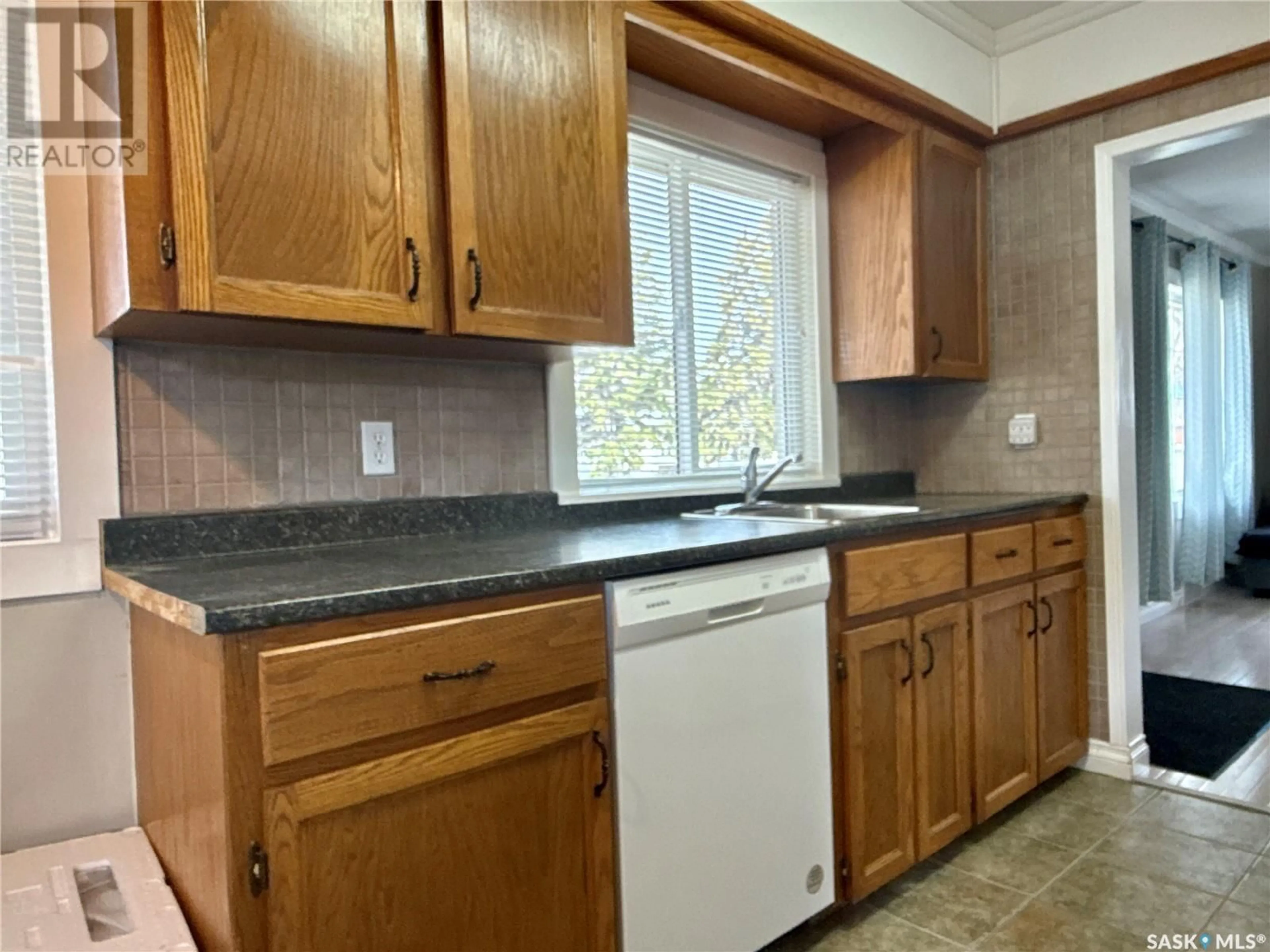 Standard kitchen, unknown for 1445 ABERDEEN STREET, Regina Saskatchewan S4T5K5