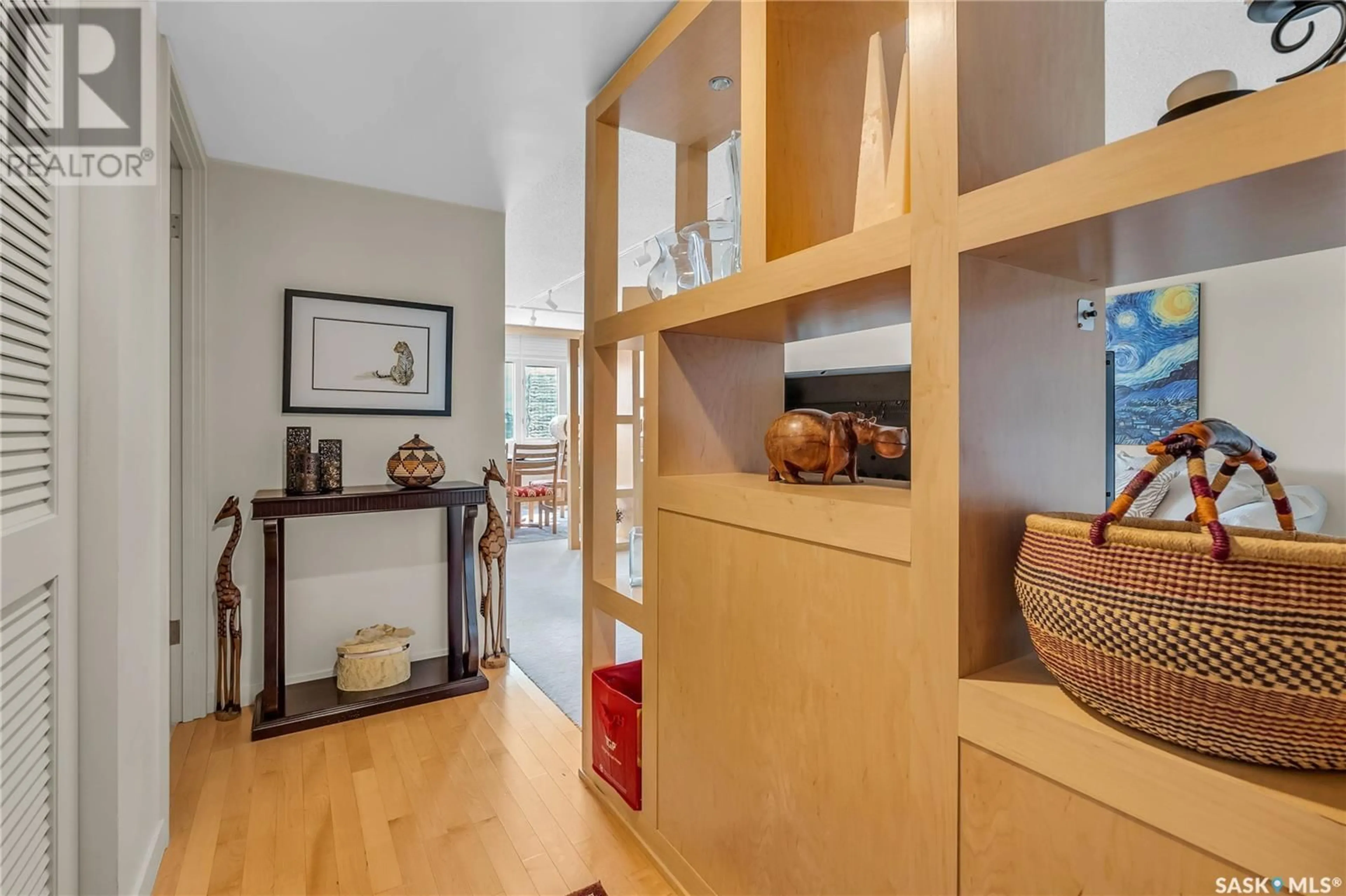 Indoor entryway for 424 - 860 SPADINA CRESCENT, Saskatoon Saskatchewan S7K6X7
