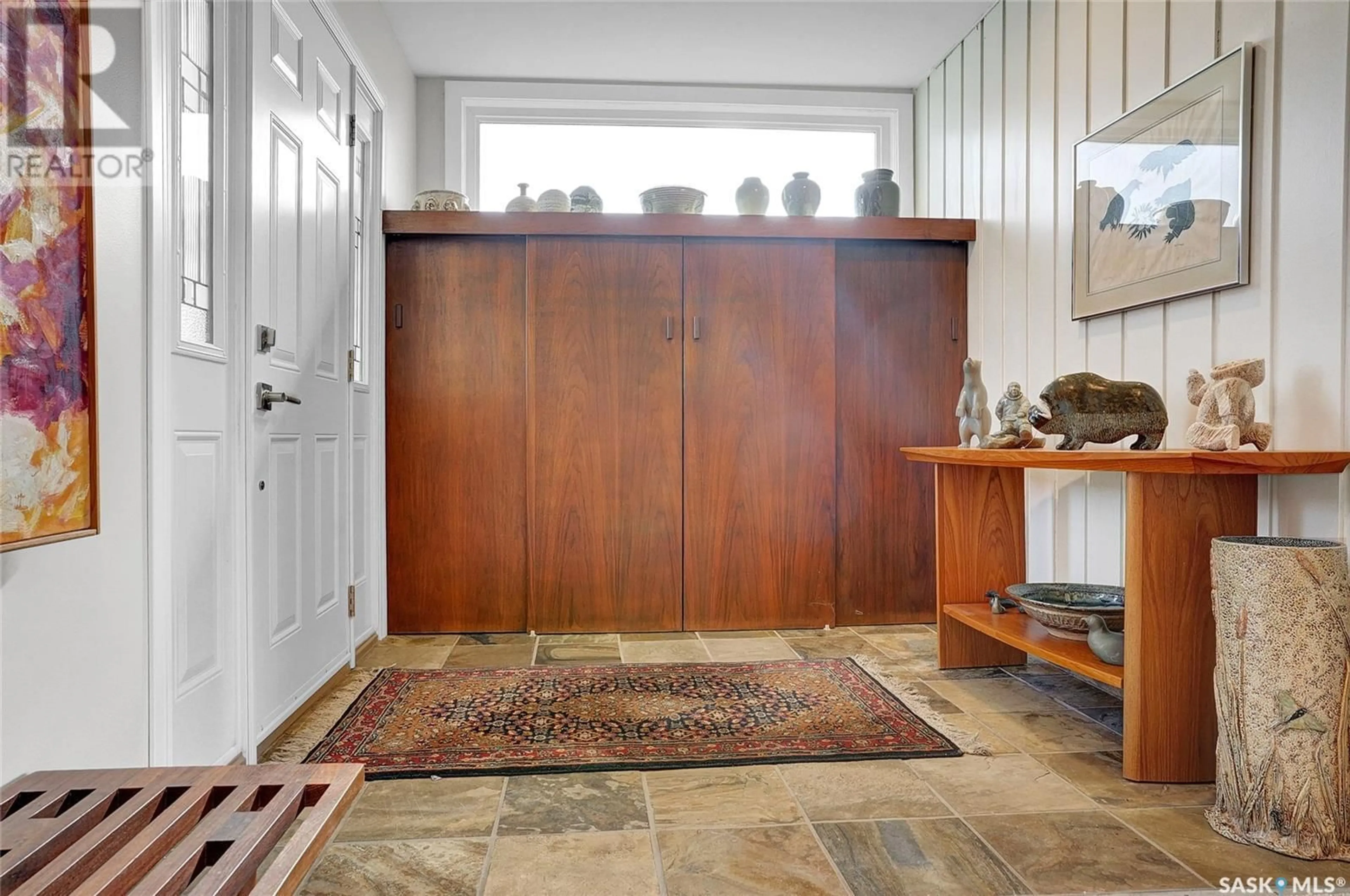 Indoor entryway for 341 DURHAM DRIVE, Regina Saskatchewan S4S4Z6