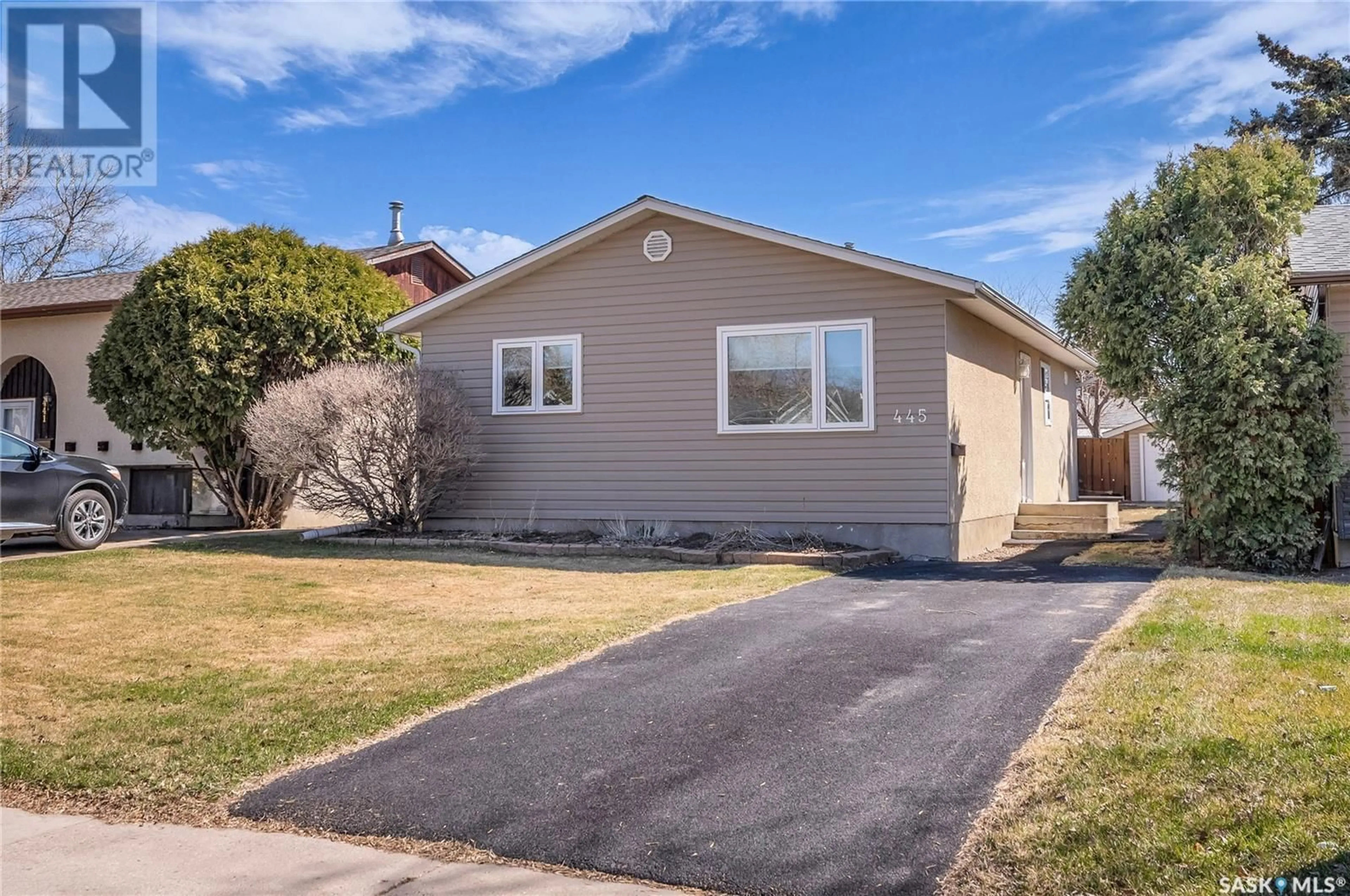 Home with vinyl exterior material, street for 445 MCMASTER CRESCENT, Saskatoon Saskatchewan S7H4E8