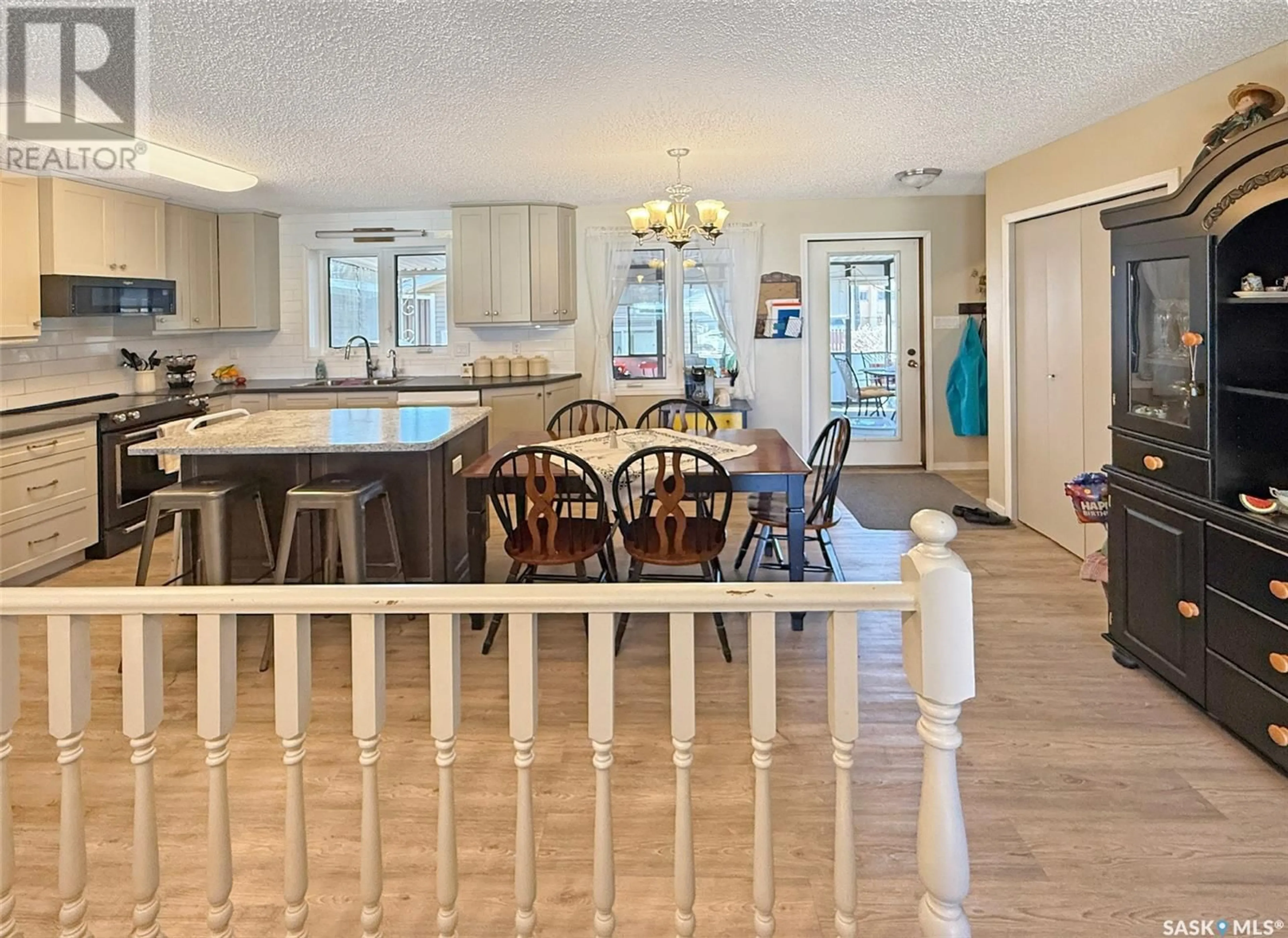 Open concept kitchen, unknown for 246 5TH AVENUE, Swift Current Saskatchewan S9H3N1