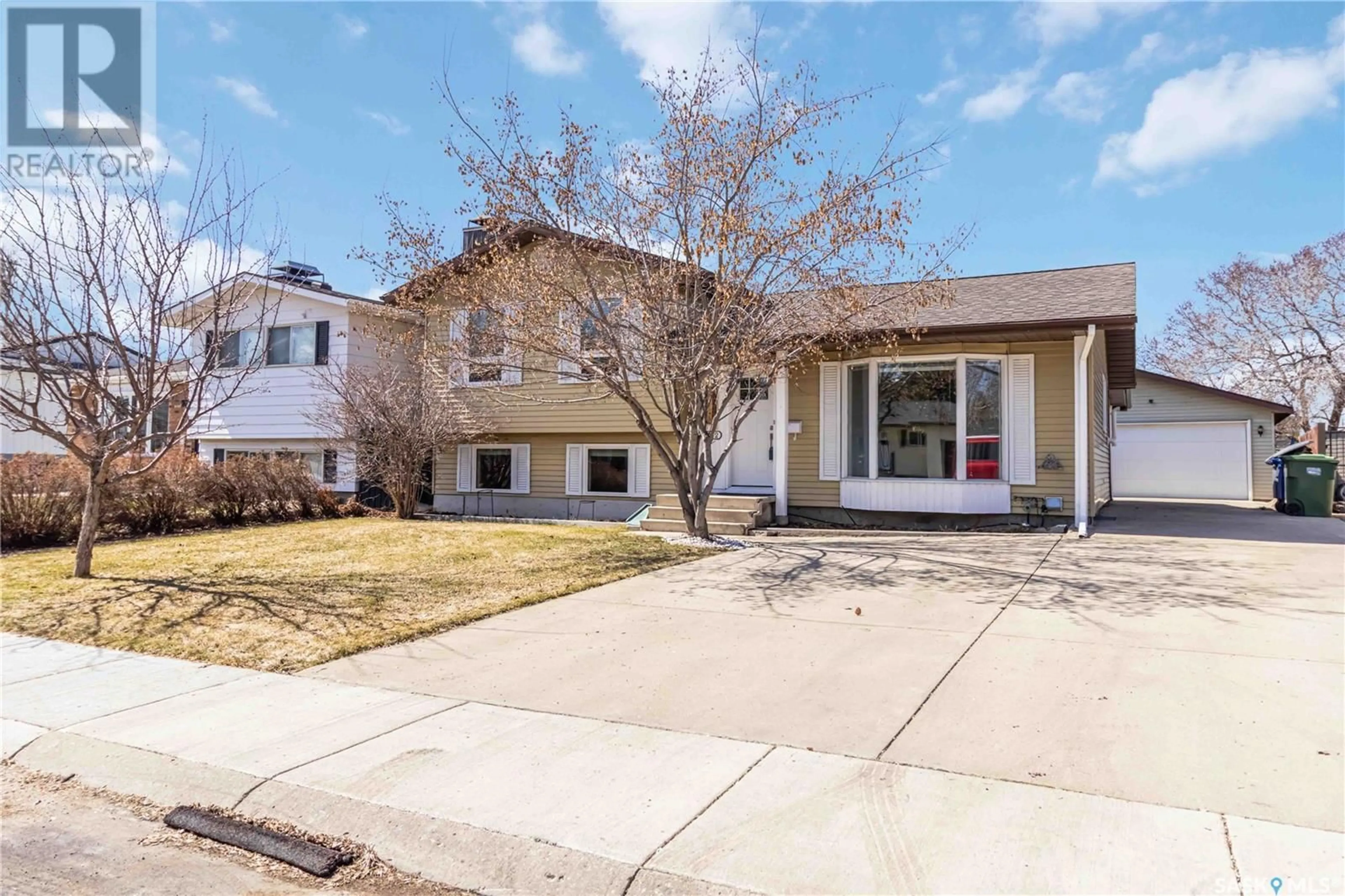 Home with vinyl exterior material, street for 262 WRIGLEY CRESCENT, Saskatoon Saskatchewan S7M4Y4