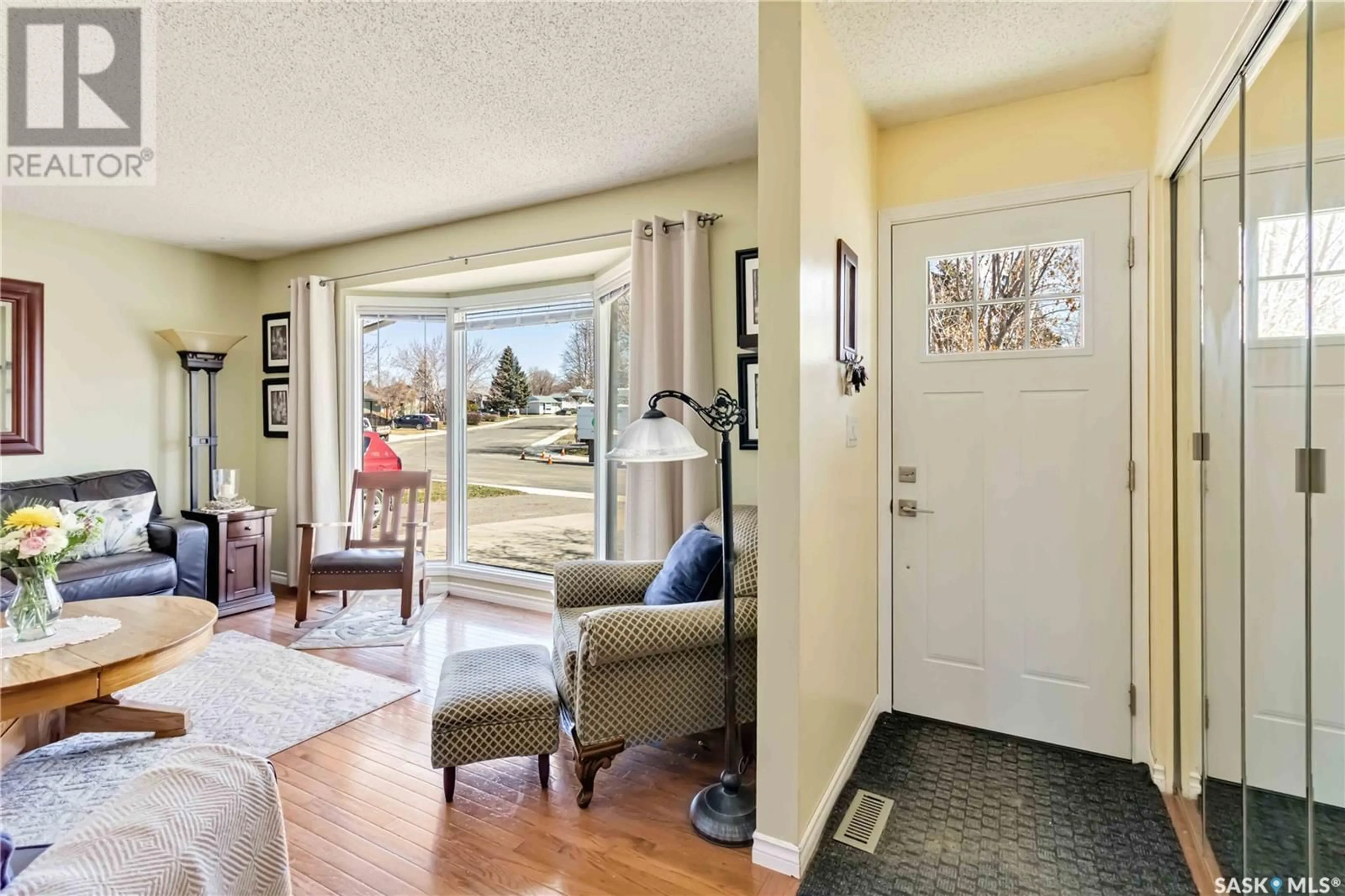 Indoor entryway for 262 WRIGLEY CRESCENT, Saskatoon Saskatchewan S7M4Y4