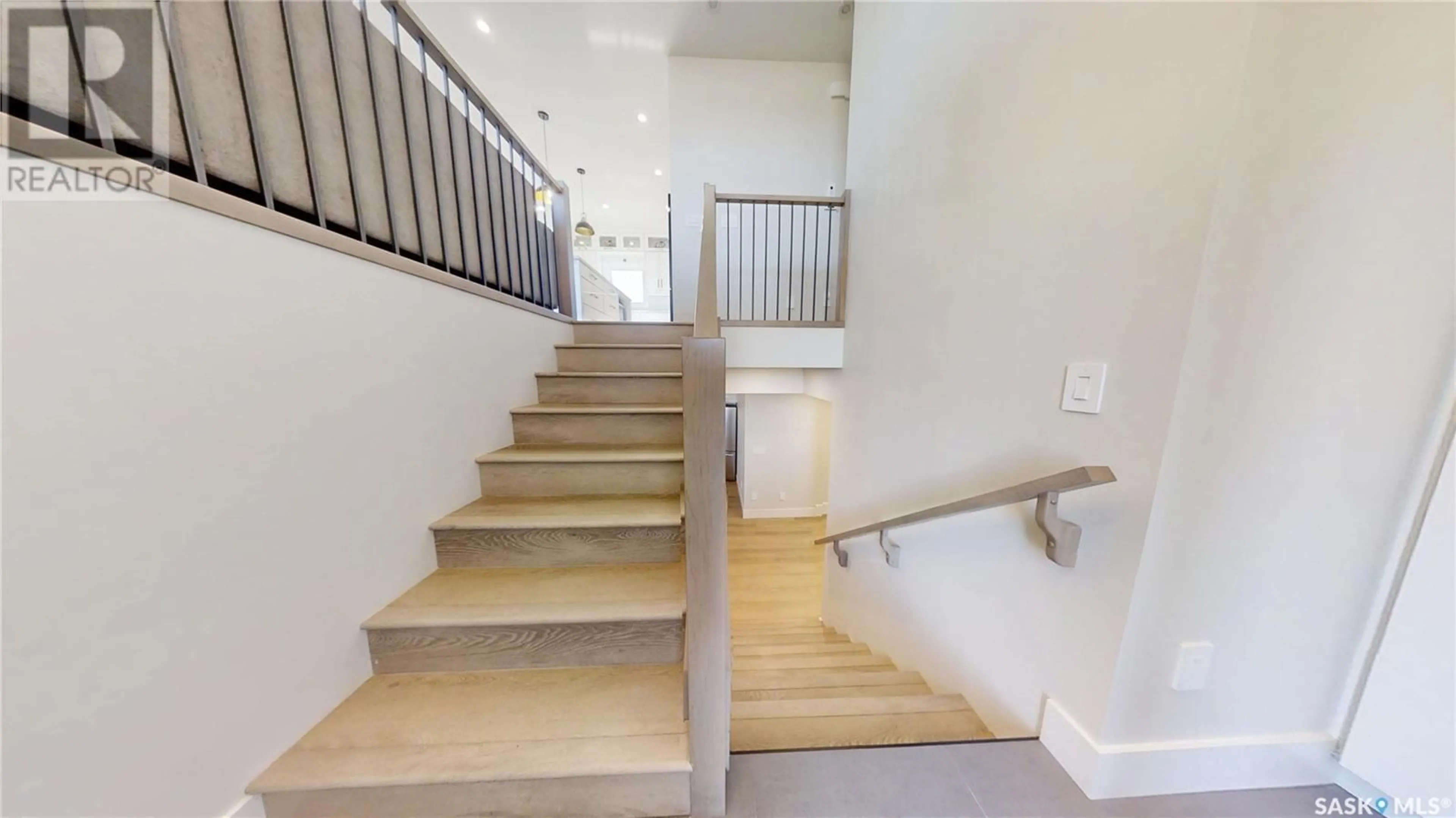 Stairs for 728 WEIR CRESCENT, Warman Saskatchewan S0K4S4