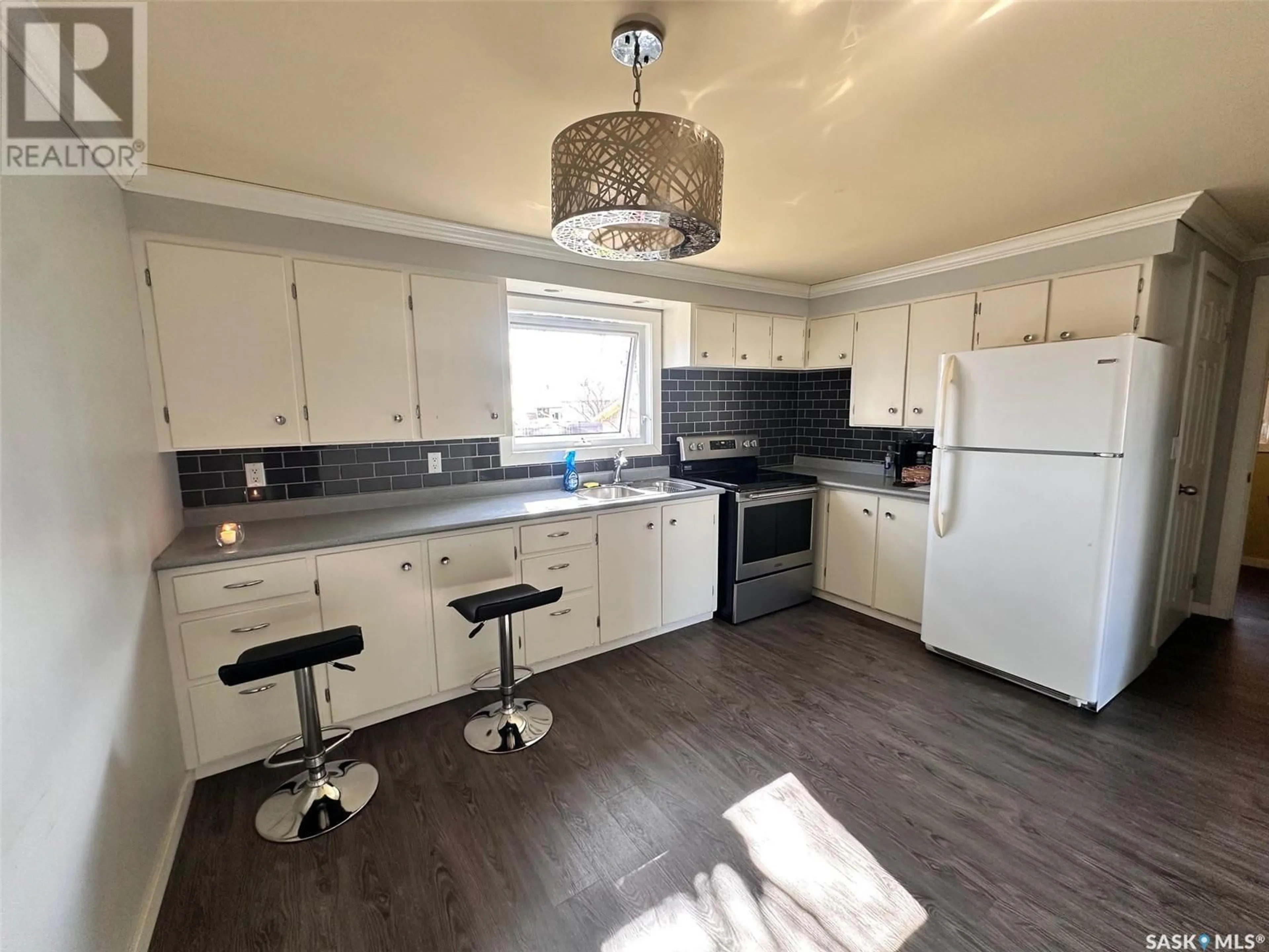 Open concept kitchen, unknown for E - 125 1ST STREET, Spiritwood Saskatchewan S0J2M0