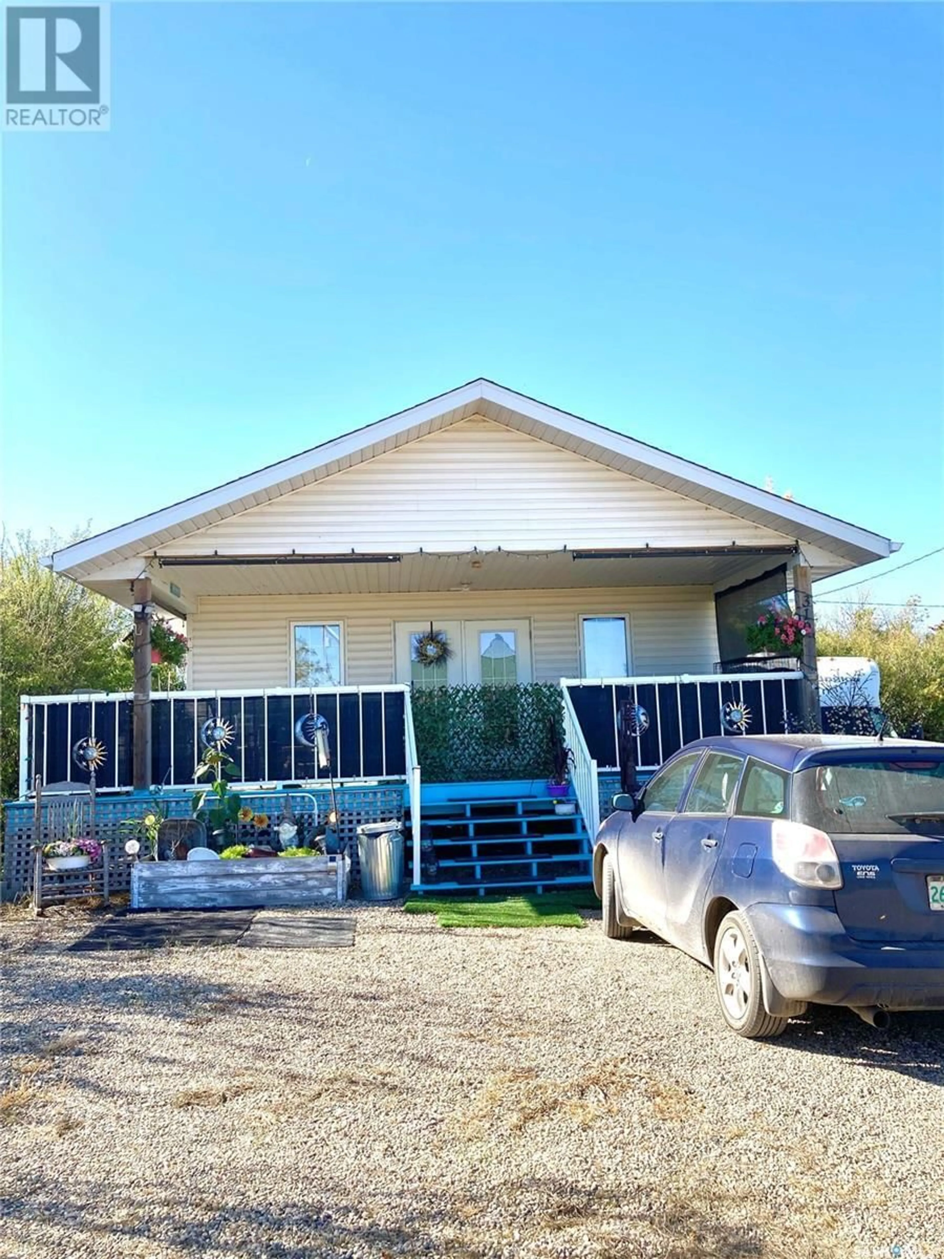 Home with vinyl exterior material, building for 310 WILLIAM STREET, Manitou Beach Saskatchewan S0K4T1
