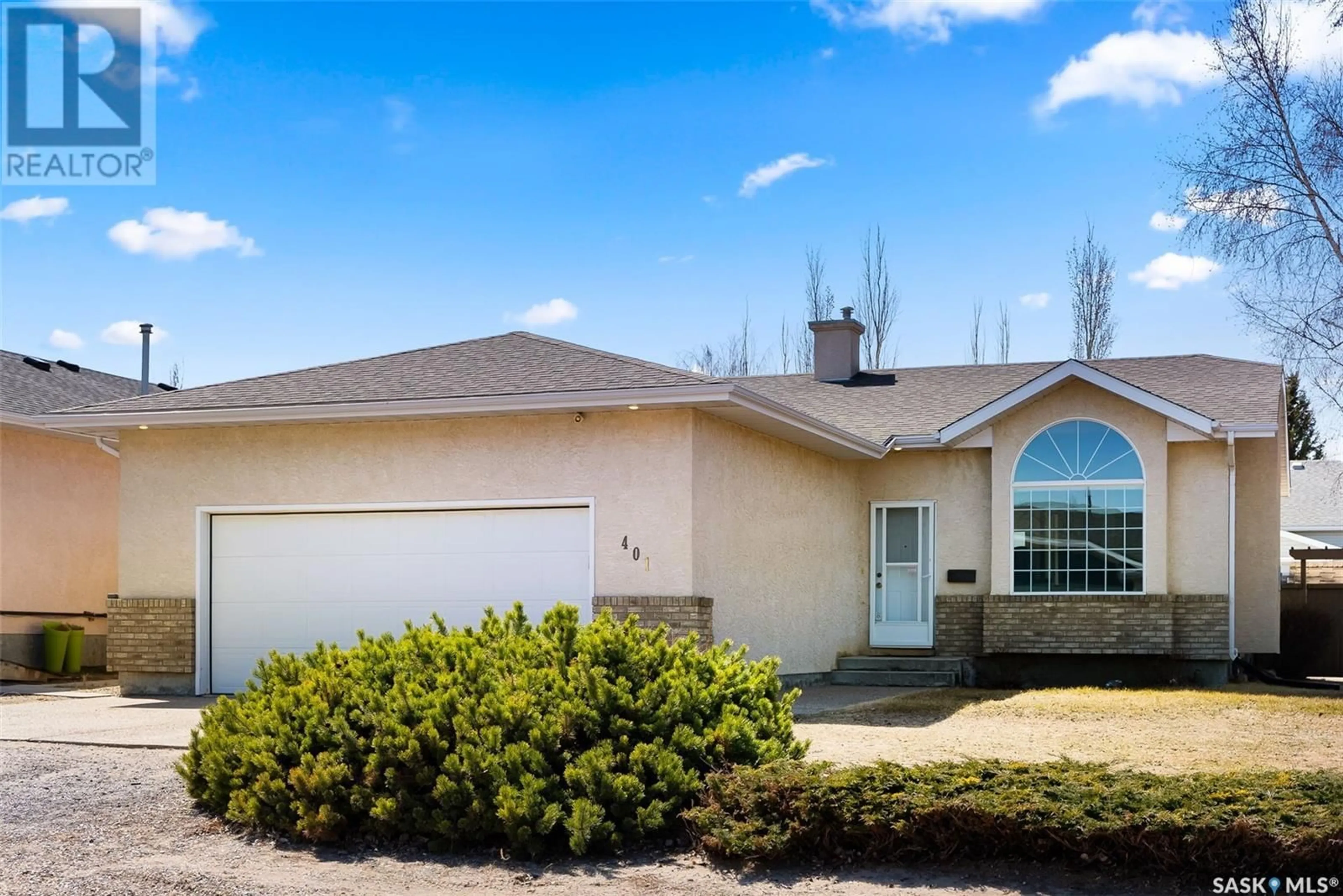 Home with vinyl exterior material, street for 401 MEADOW VIEW CRESCENT, Pilot Butte Saskatchewan S0G3Z0
