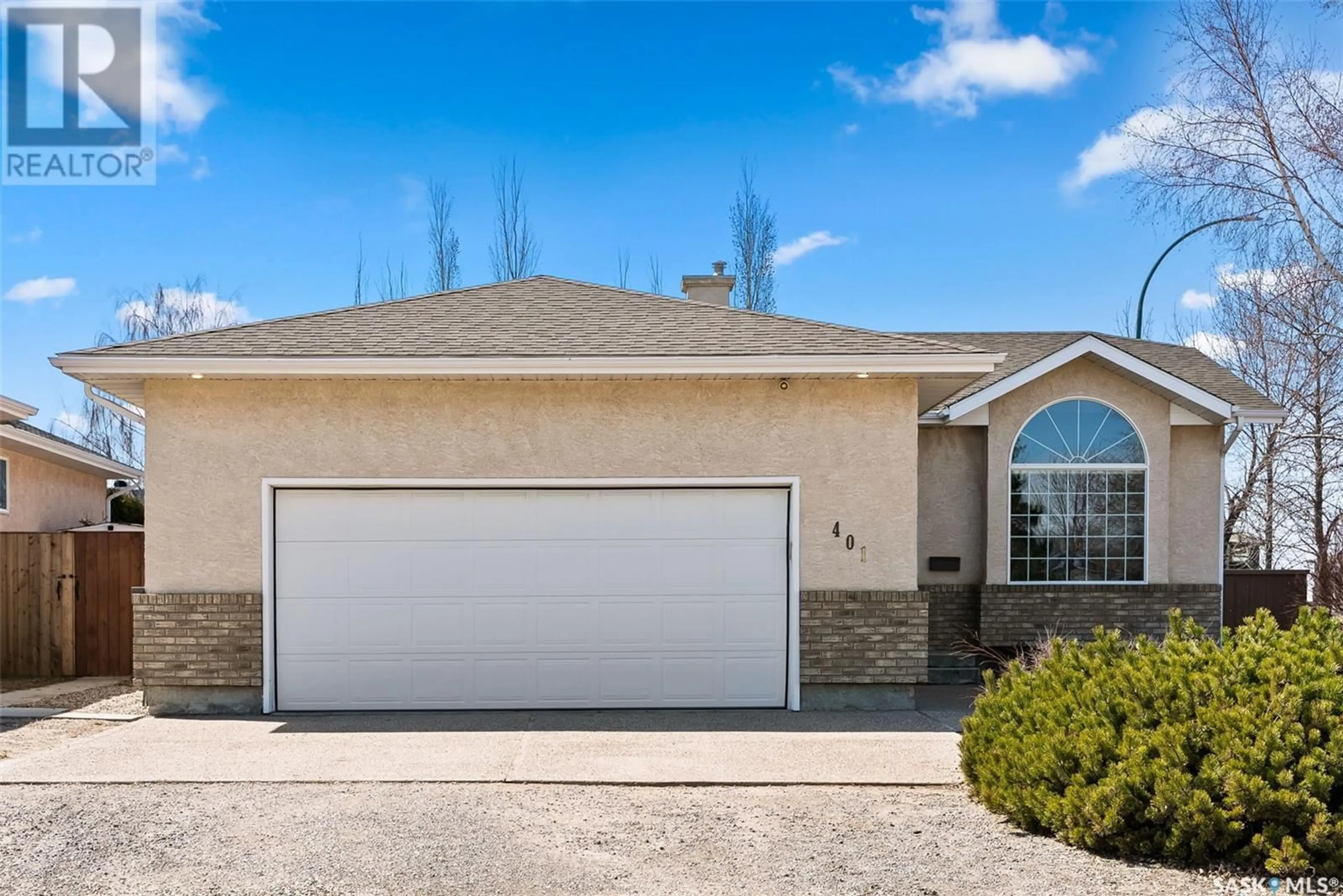 Home with vinyl exterior material, street for 401 MEADOW VIEW CRESCENT, Pilot Butte Saskatchewan S0G3Z0