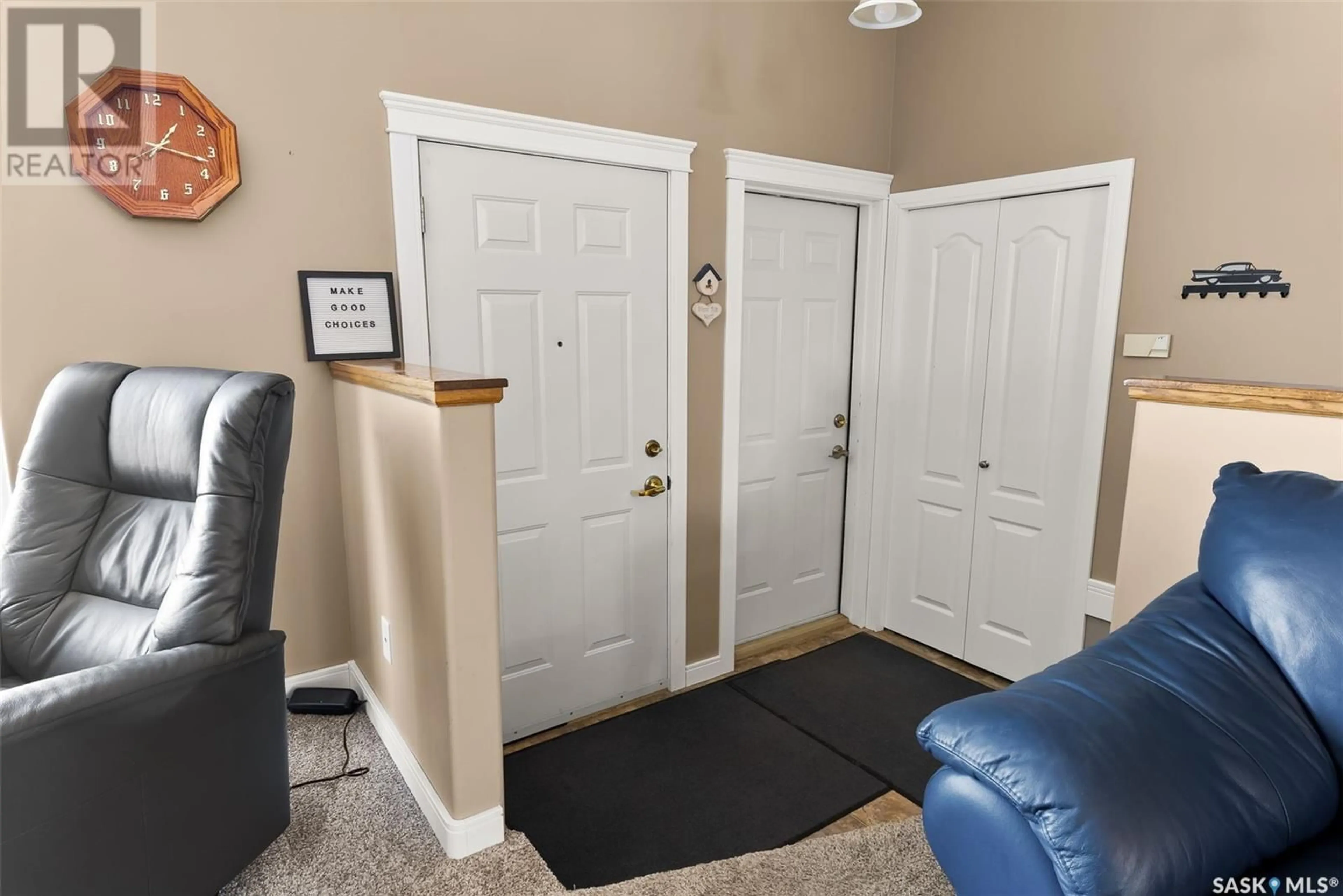Indoor entryway for 401 MEADOW VIEW CRESCENT, Pilot Butte Saskatchewan S0G3Z0