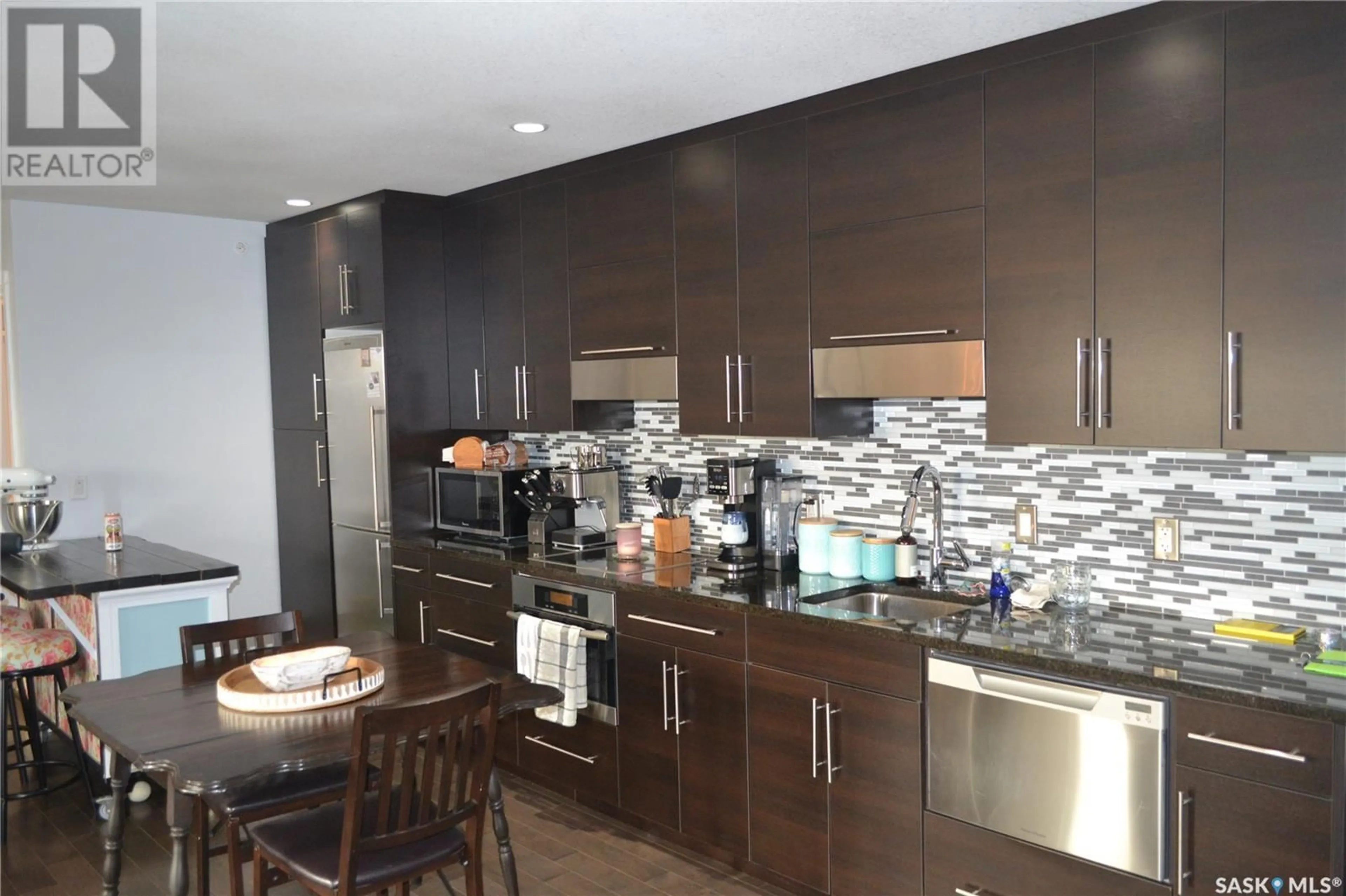 Contemporary kitchen, ceramic/tile floor for 230 - 406 SLIMMON ROAD, Saskatoon Saskatchewan S7V0B3
