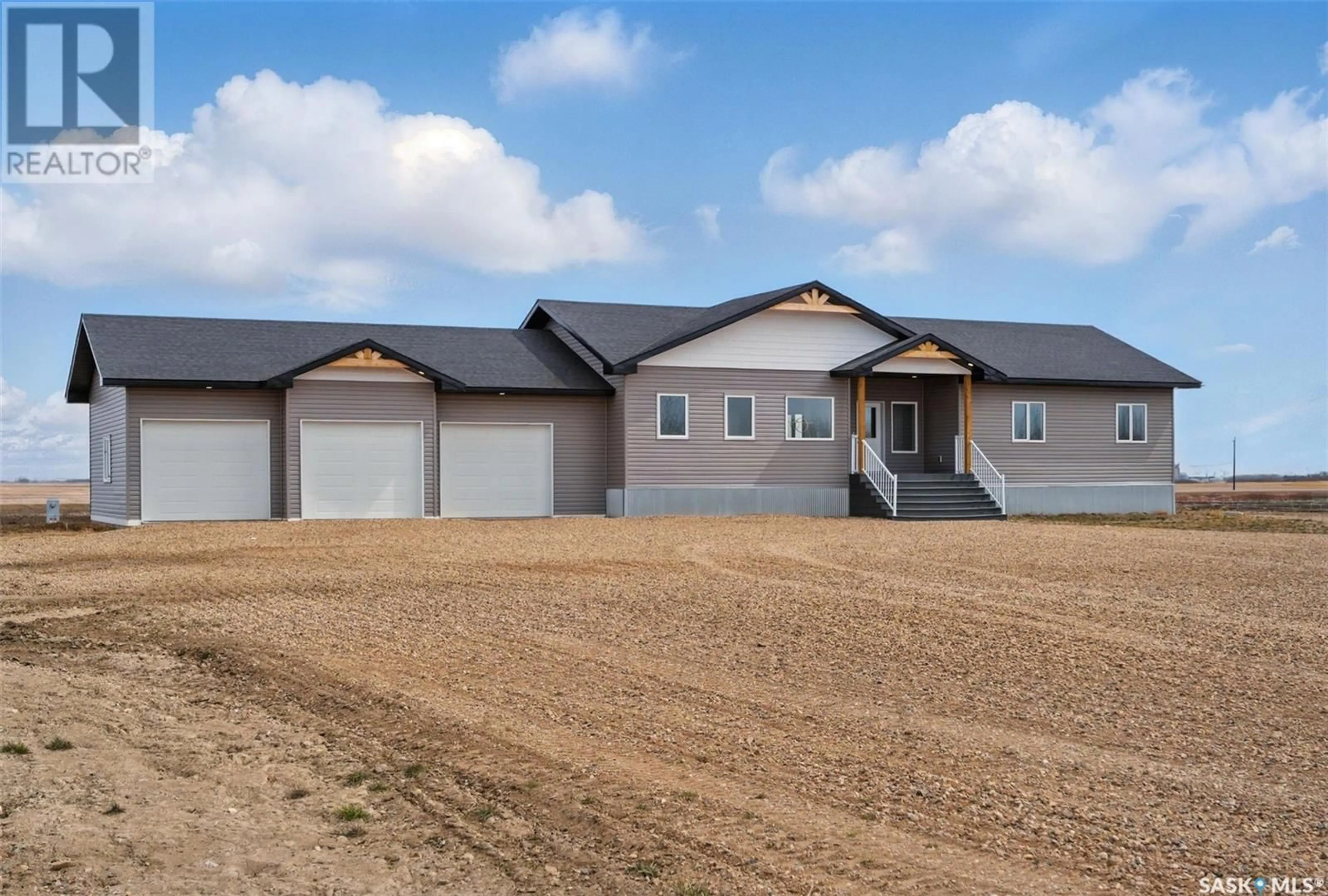 Home with vinyl exterior material, building for 8 GEORGE DRIVE, Humboldt Rm No. 370 Saskatchewan S0K2A0