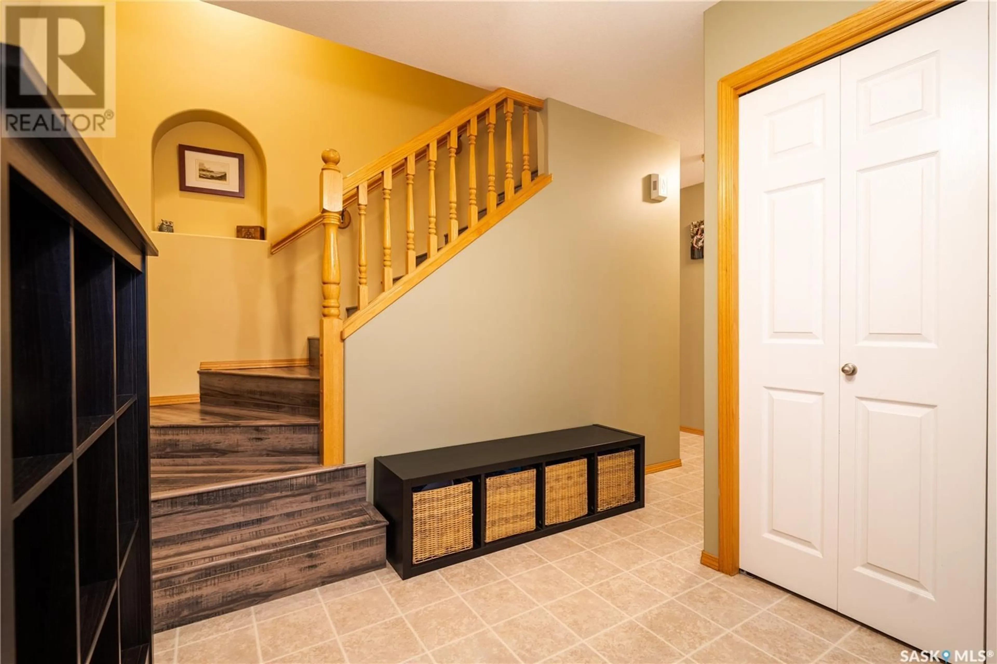 Indoor entryway for E - 3607 STARLING PLACE, Regina Saskatchewan S4N7K4