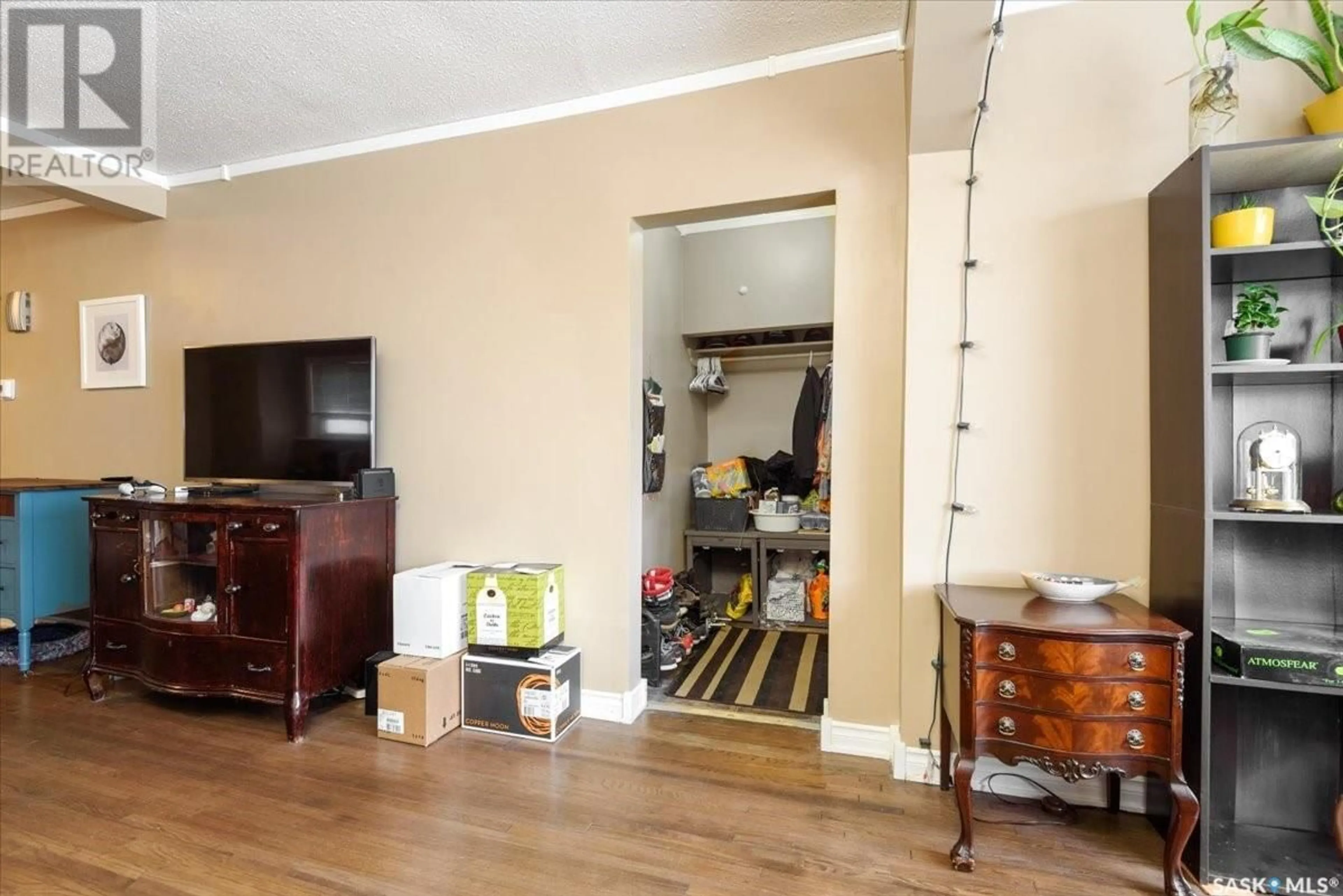 A pic of a room for 2212 WINNIPEG STREET, Regina Saskatchewan S4P1H1