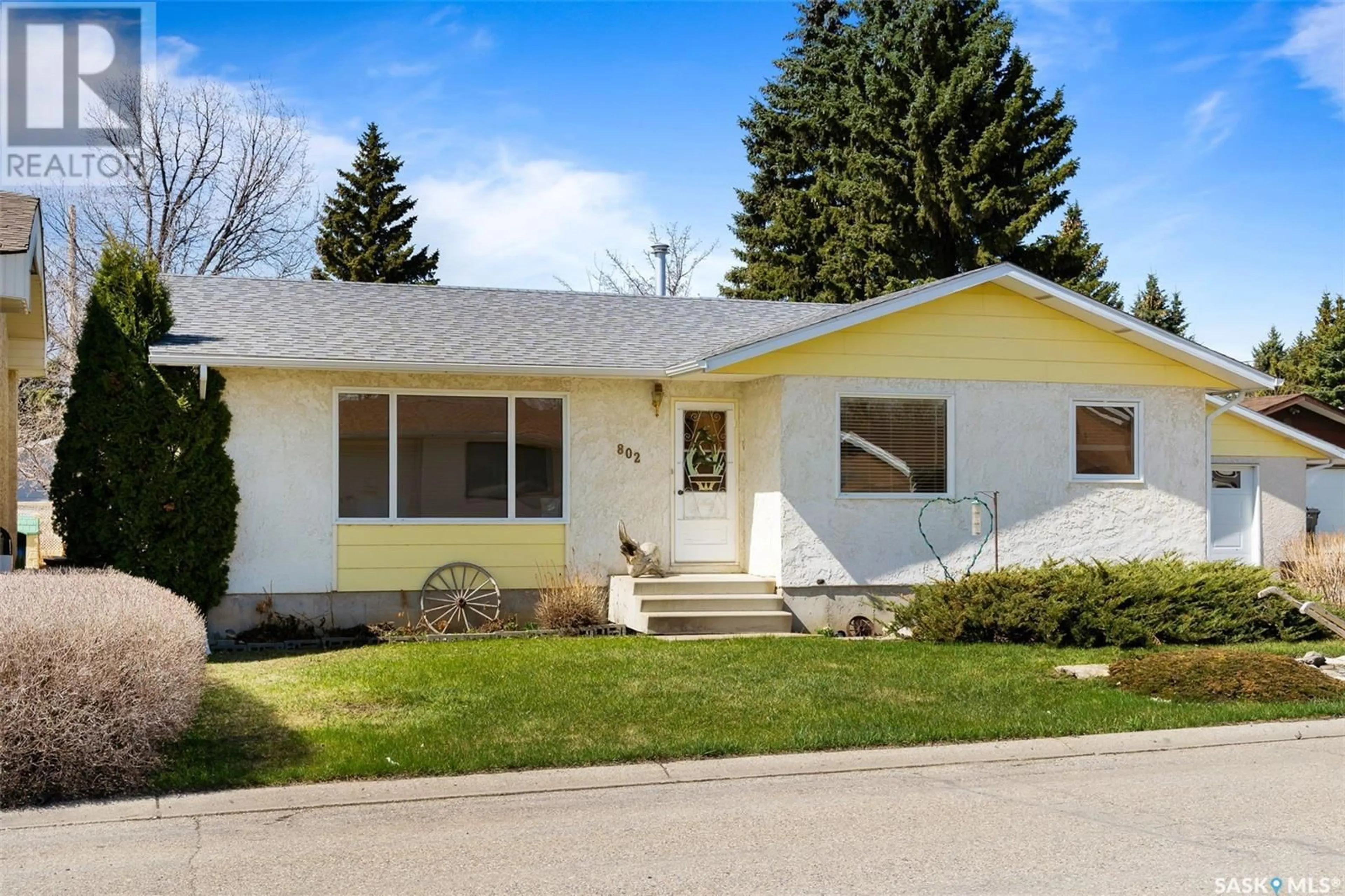 Home with vinyl exterior material, street for 802 SOAMES STREET, Indian Head Saskatchewan S0G2K0