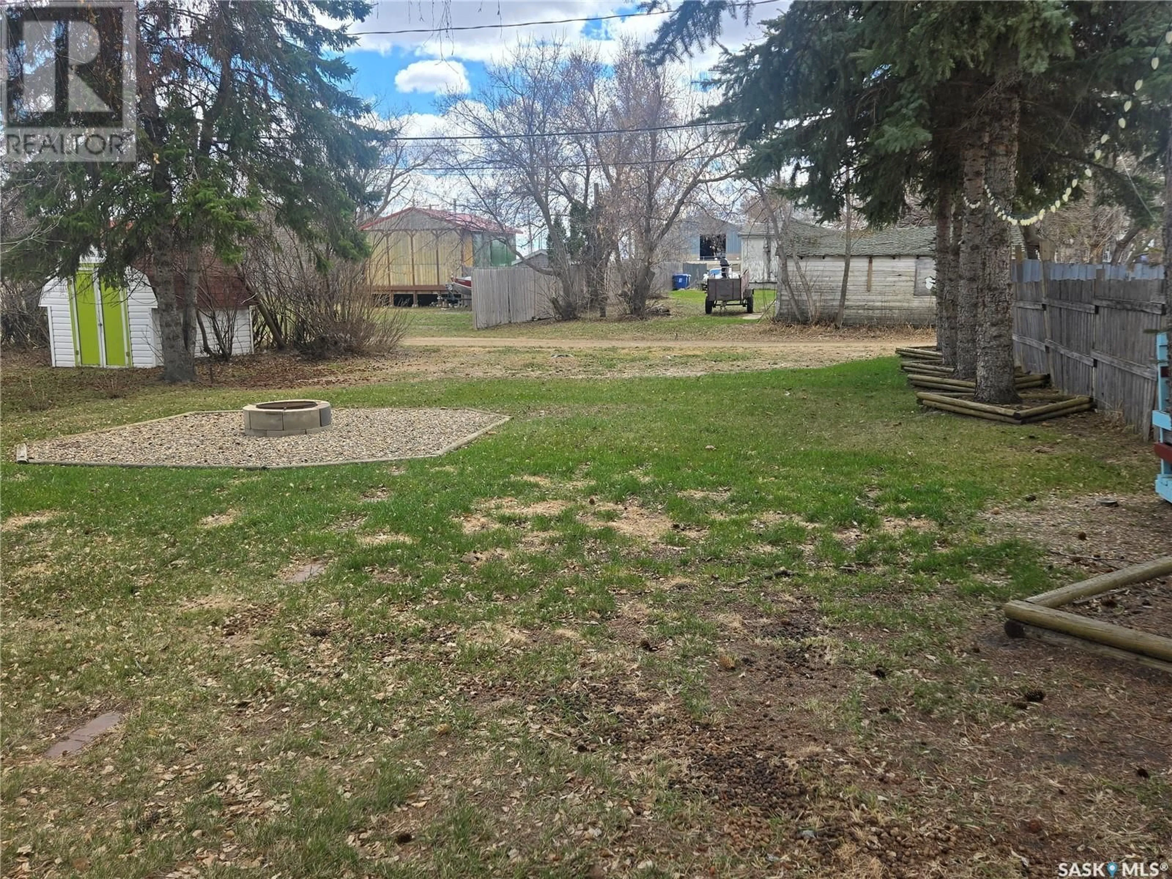 A pic from outside/outdoor area/front of a property/back of a property/a pic from drone, unknown for E - 457 THIRD AVENUE, Melville Saskatchewan S0A2P0