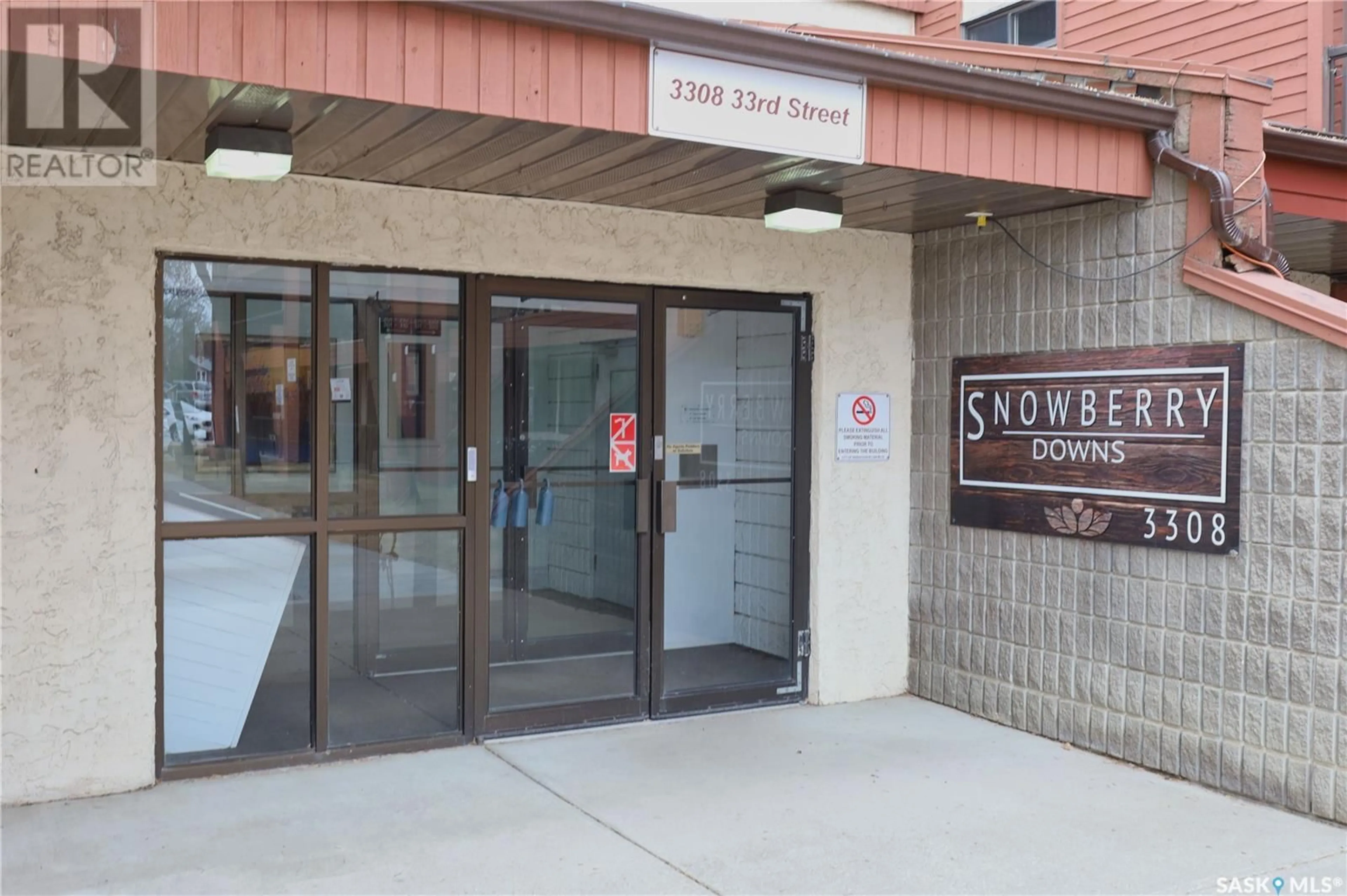 Indoor foyer for 204 - 3308 33RD STREET, Saskatoon Saskatchewan S7L6X6