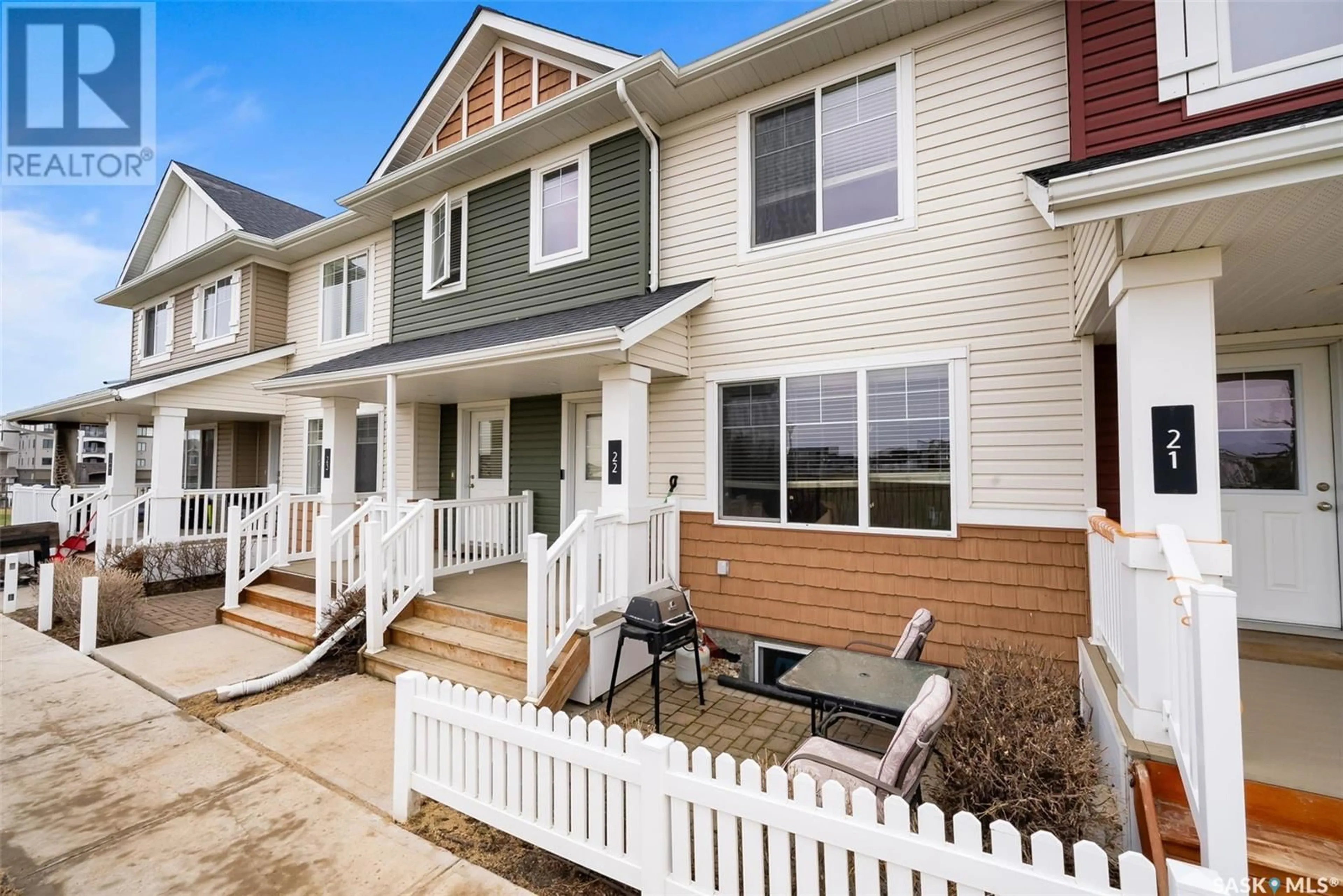 Home with vinyl exterior material, street for 22 5286 AERODROME ROAD, Regina Saskatchewan S4W0H7