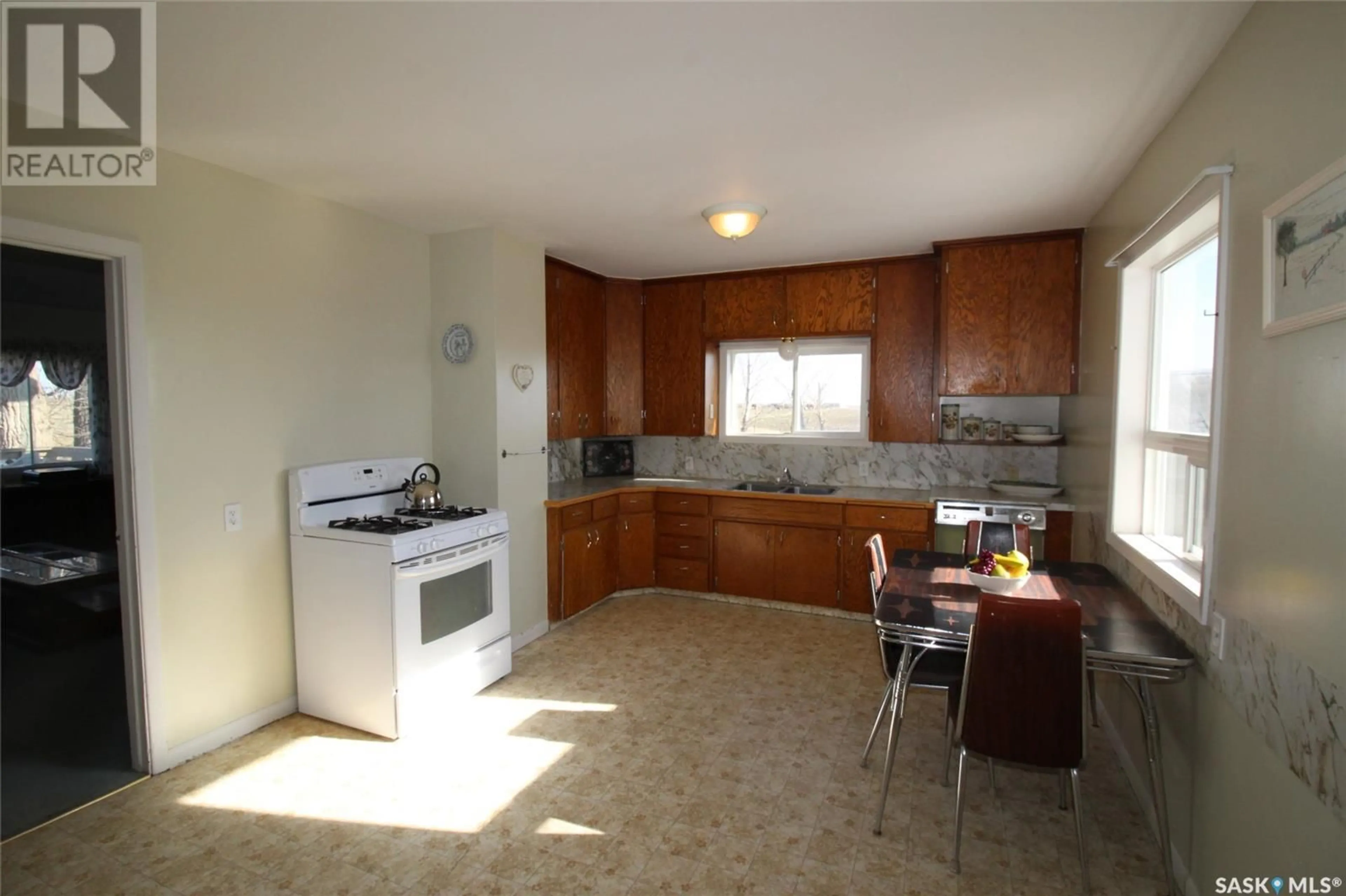 Standard kitchen, unknown for 710 RAILWAY AVENUE, Dollard Saskatchewan S0N0S0
