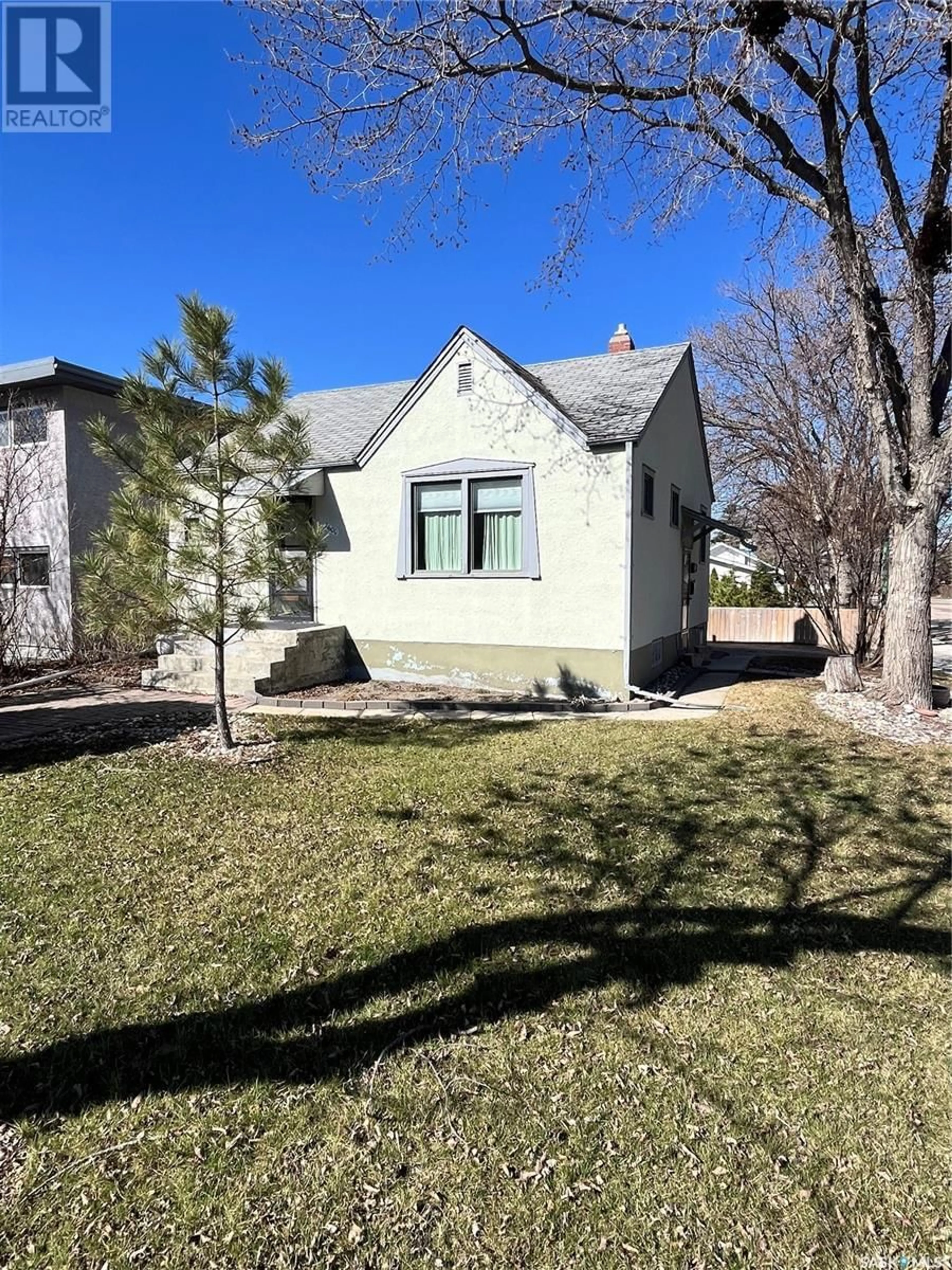 A pic from outside/outdoor area/front of a property/back of a property/a pic from drone, street for 2600 CAMERON STREET, Regina Saskatchewan S4T2W4