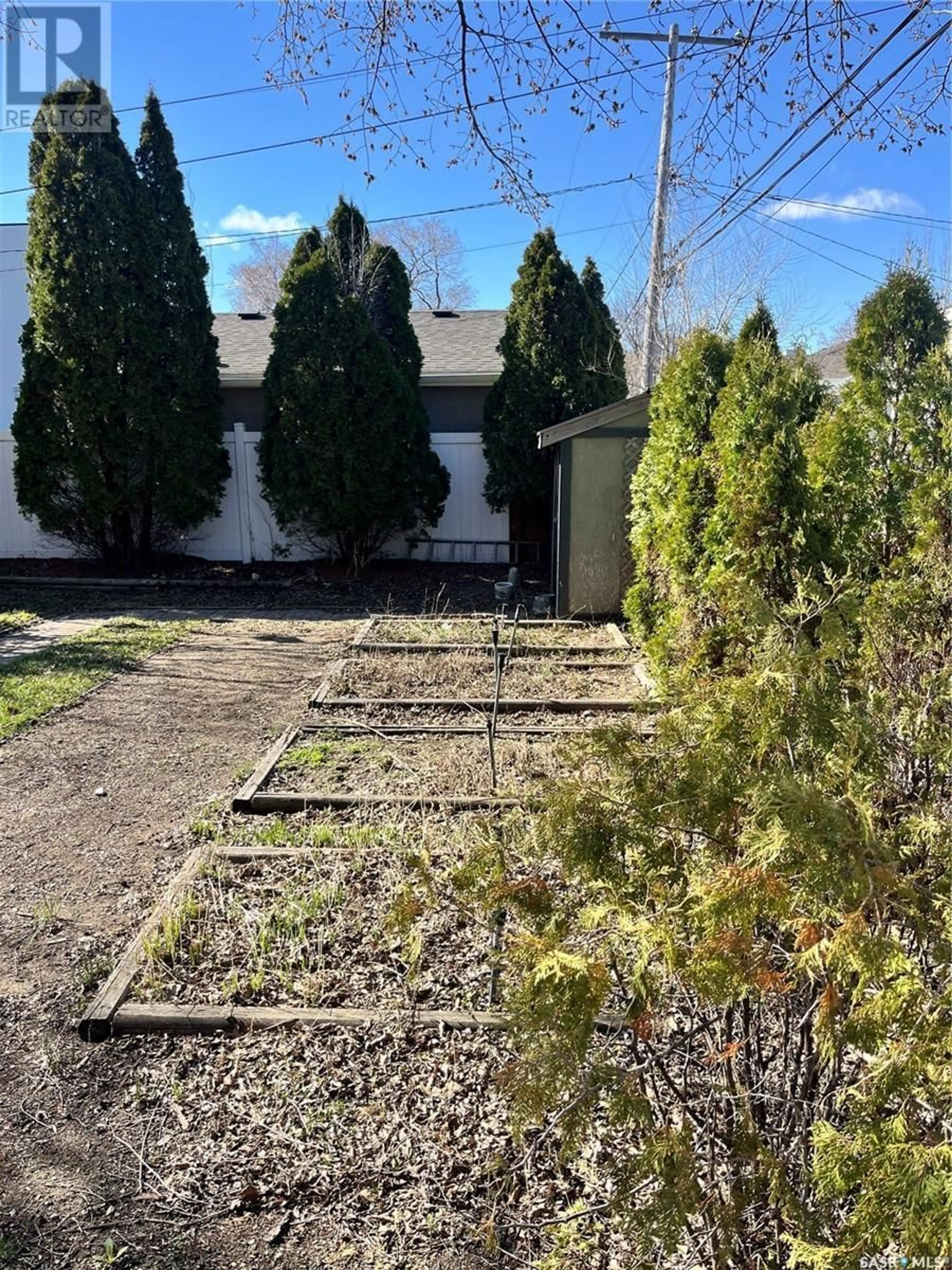 A pic from outside/outdoor area/front of a property/back of a property/a pic from drone, street for 2600 CAMERON STREET, Regina Saskatchewan S4T2W4