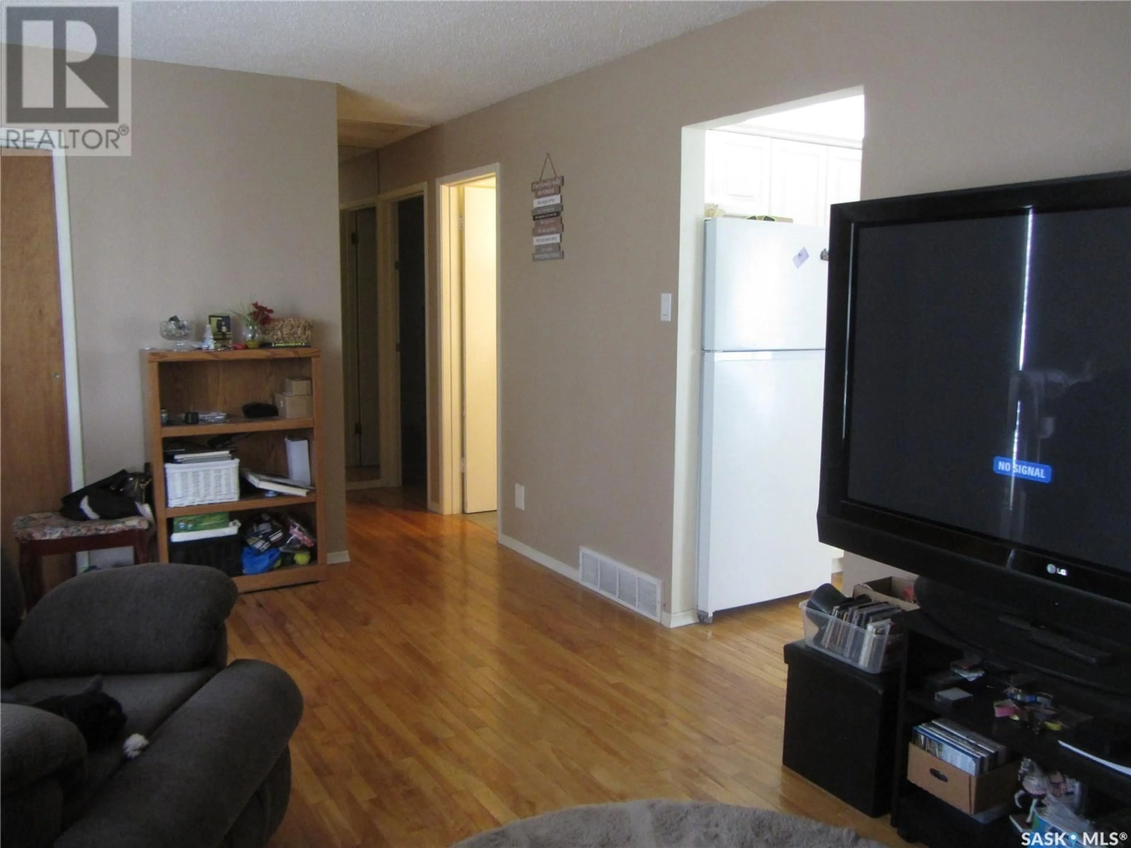 A pic of a room for 12 GLENWOOD AVENUE, Saskatoon Saskatchewan S7L4A6