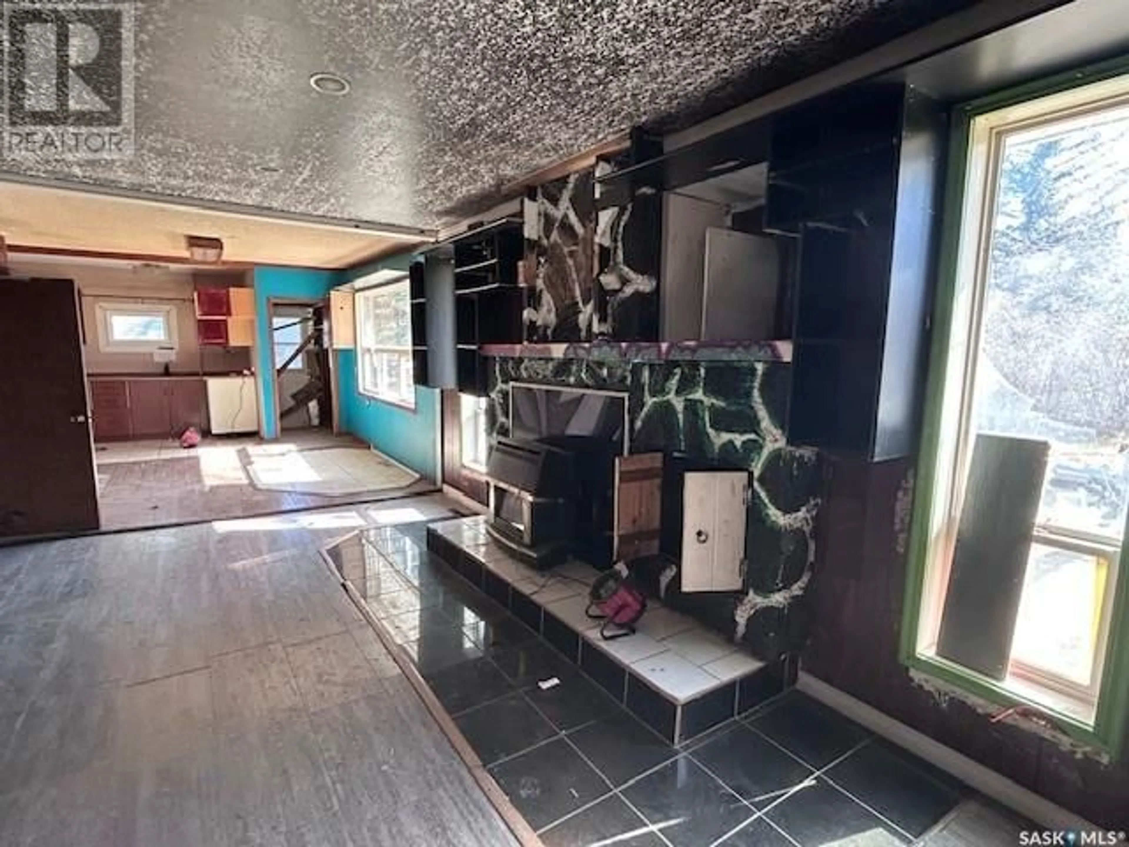 Lobby for 106 3RD AVENUE, Maidstone Saskatchewan S0M1M0