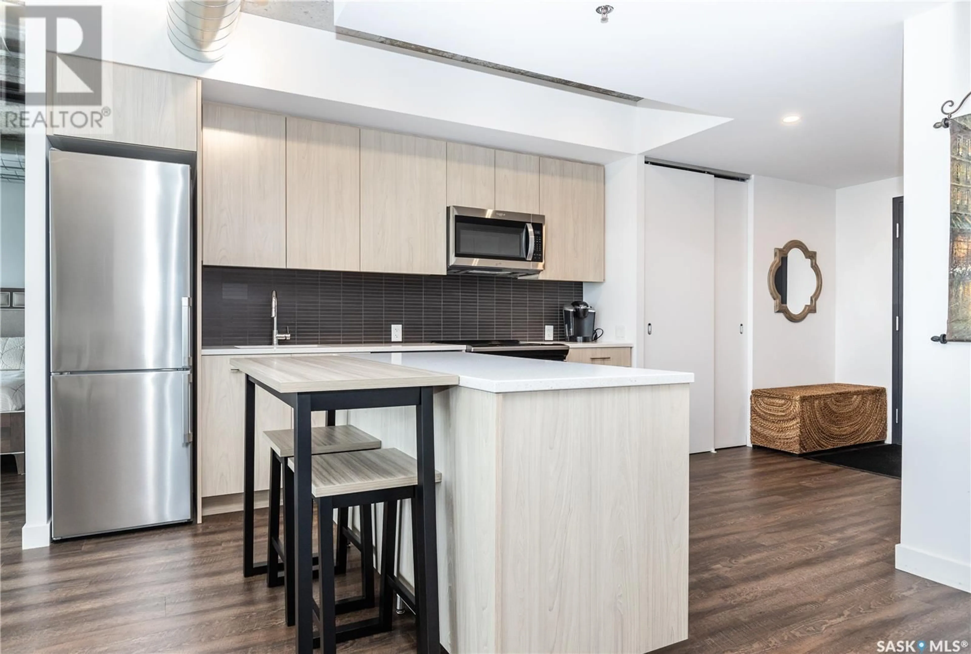 Open concept kitchen, unknown for 490 2ND AVENUE, Saskatoon Saskatchewan S7K4H5